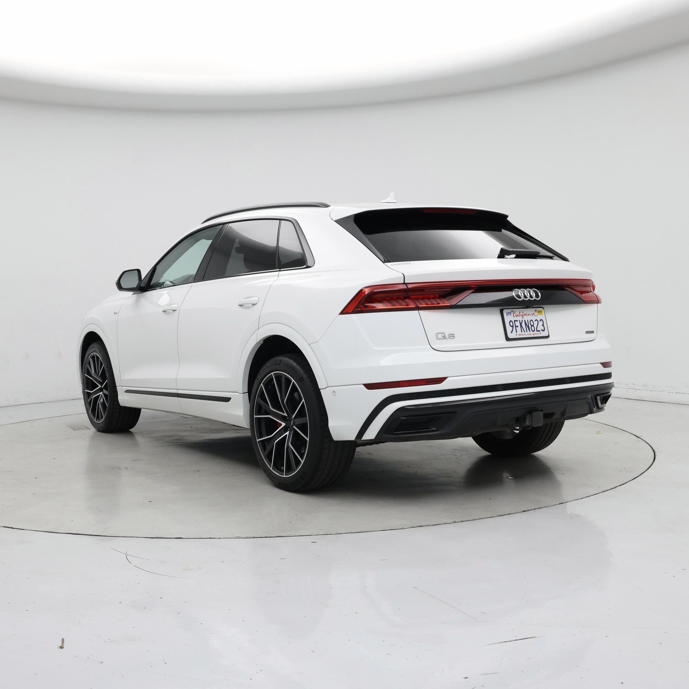 Thumbnail: 2023 Audi Q8 - 2