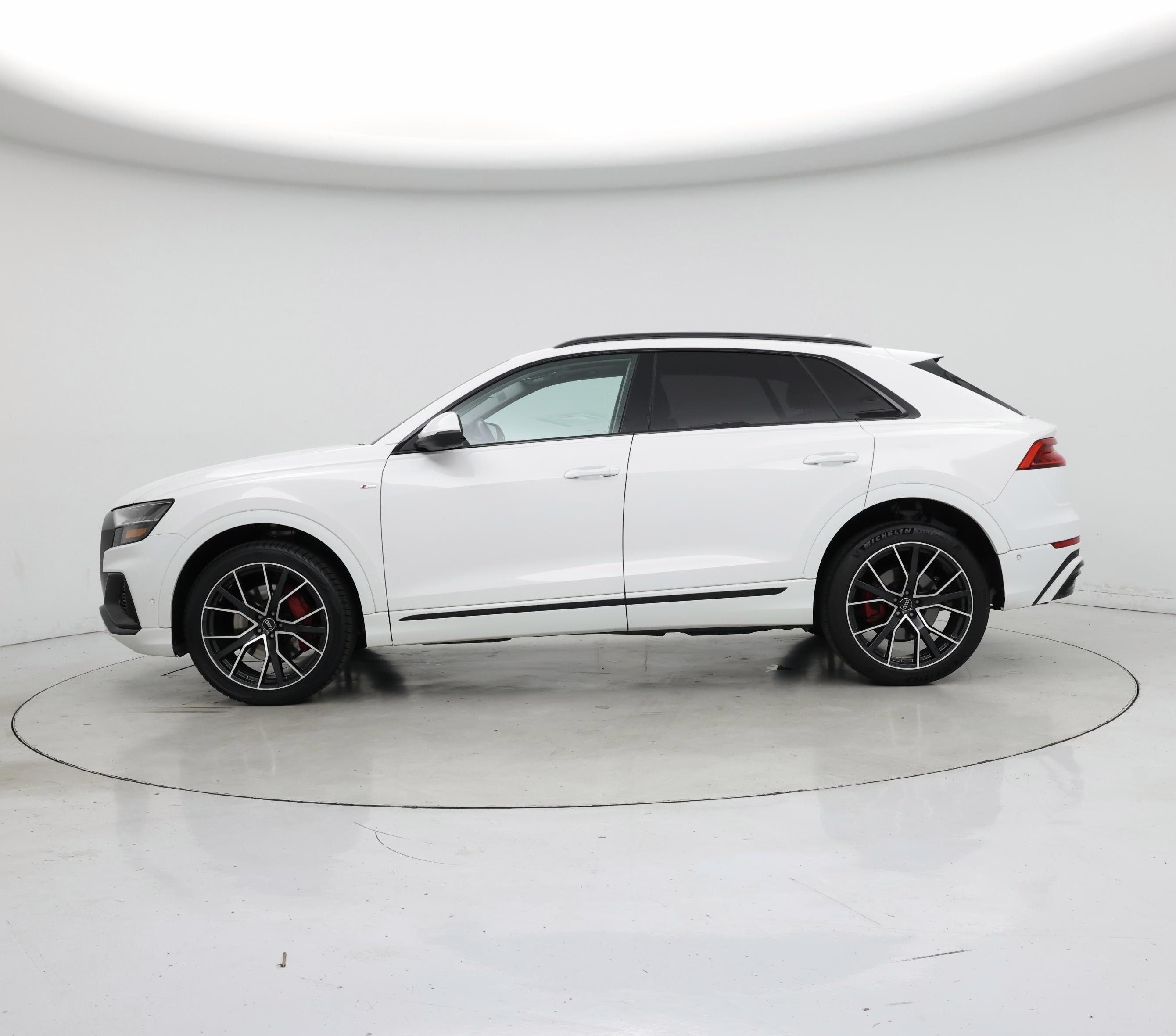 Thumbnail: 2023 Audi Q8 - 3