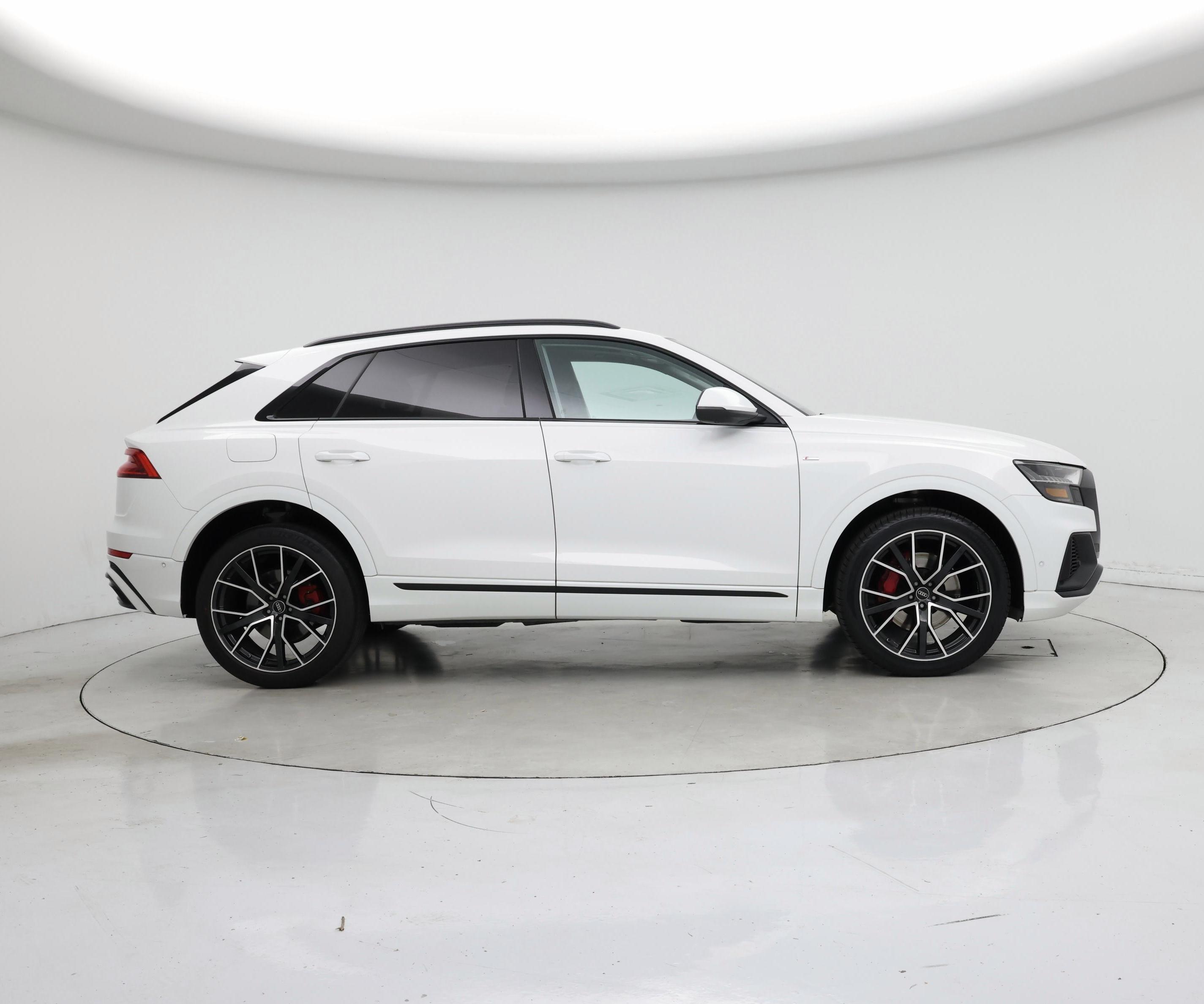 Thumbnail: 2023 Audi Q8 - 7