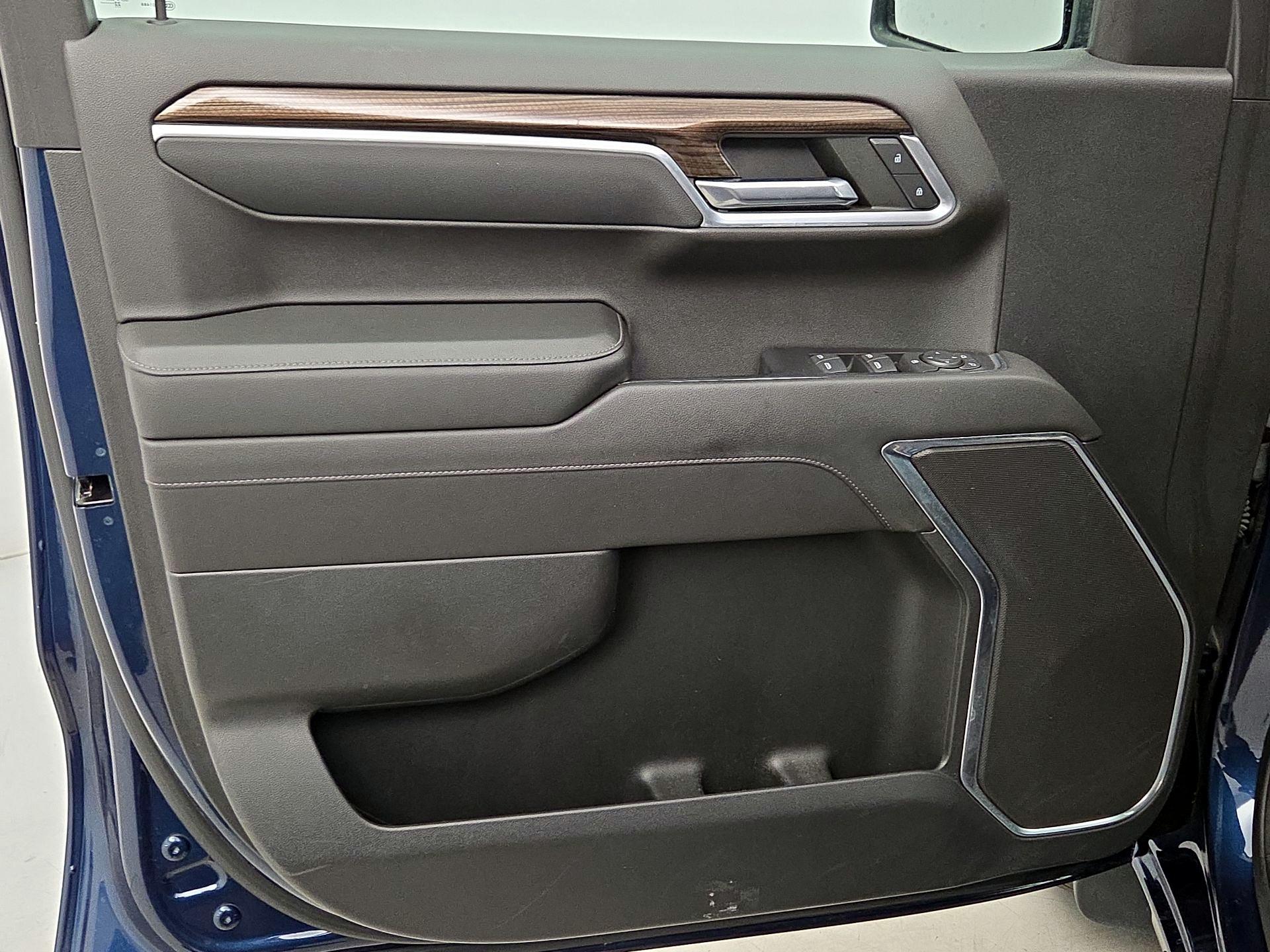 Thumbnail: 2022 Chevrolet Silverado 1500 - 12