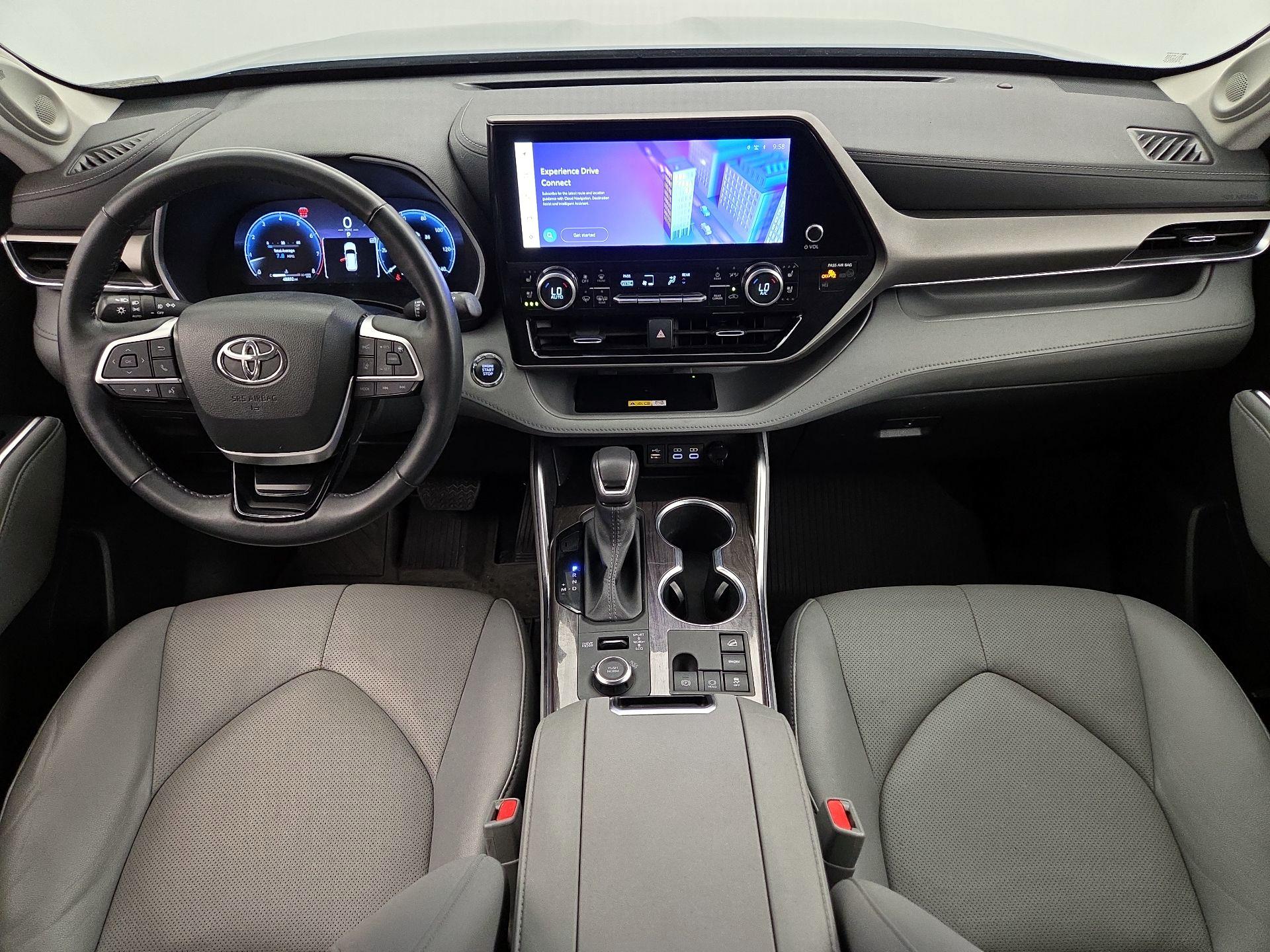 Thumbnail: 2023 Toyota Highlander - 9