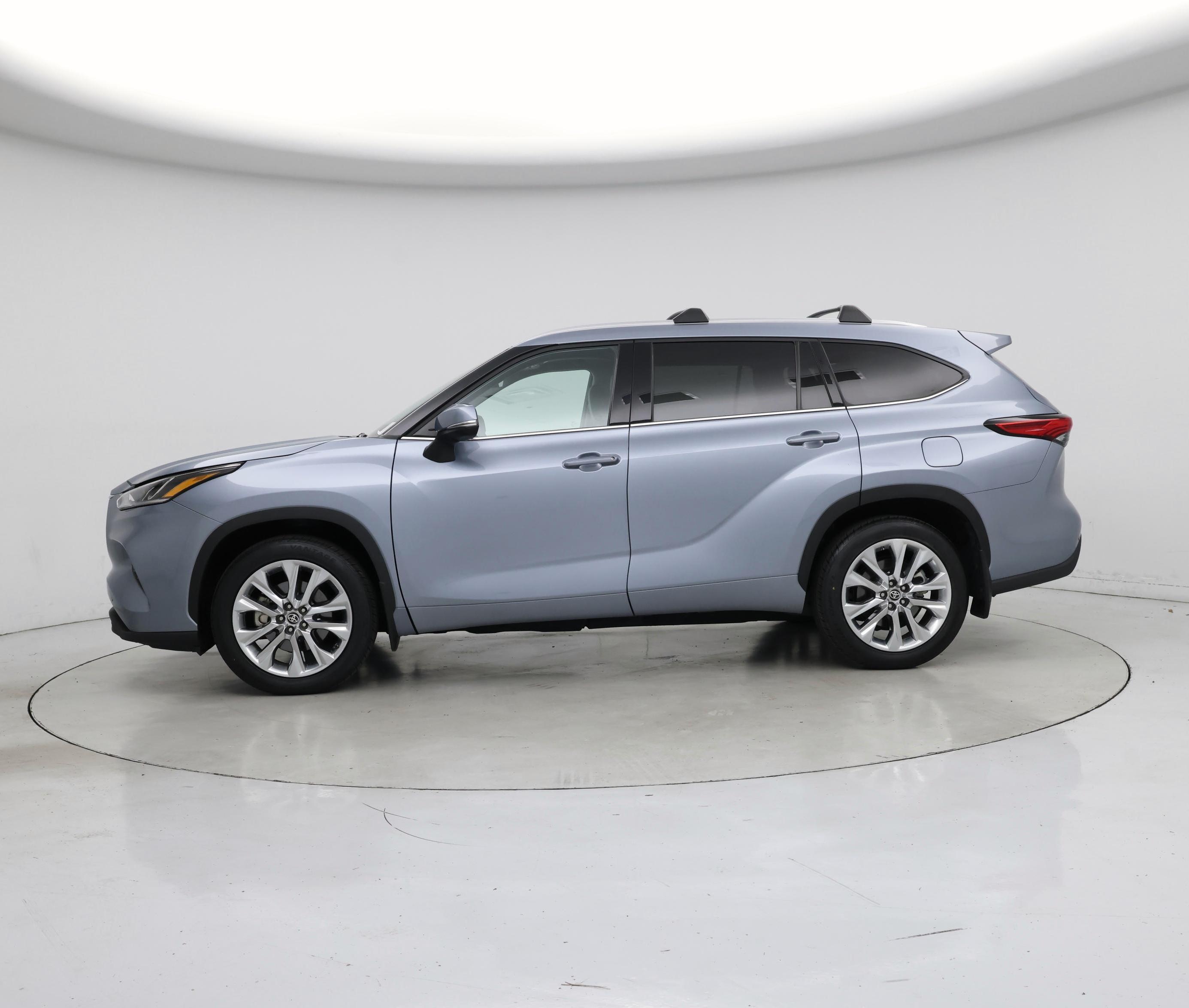 Thumbnail: 2023 Toyota Highlander - 3