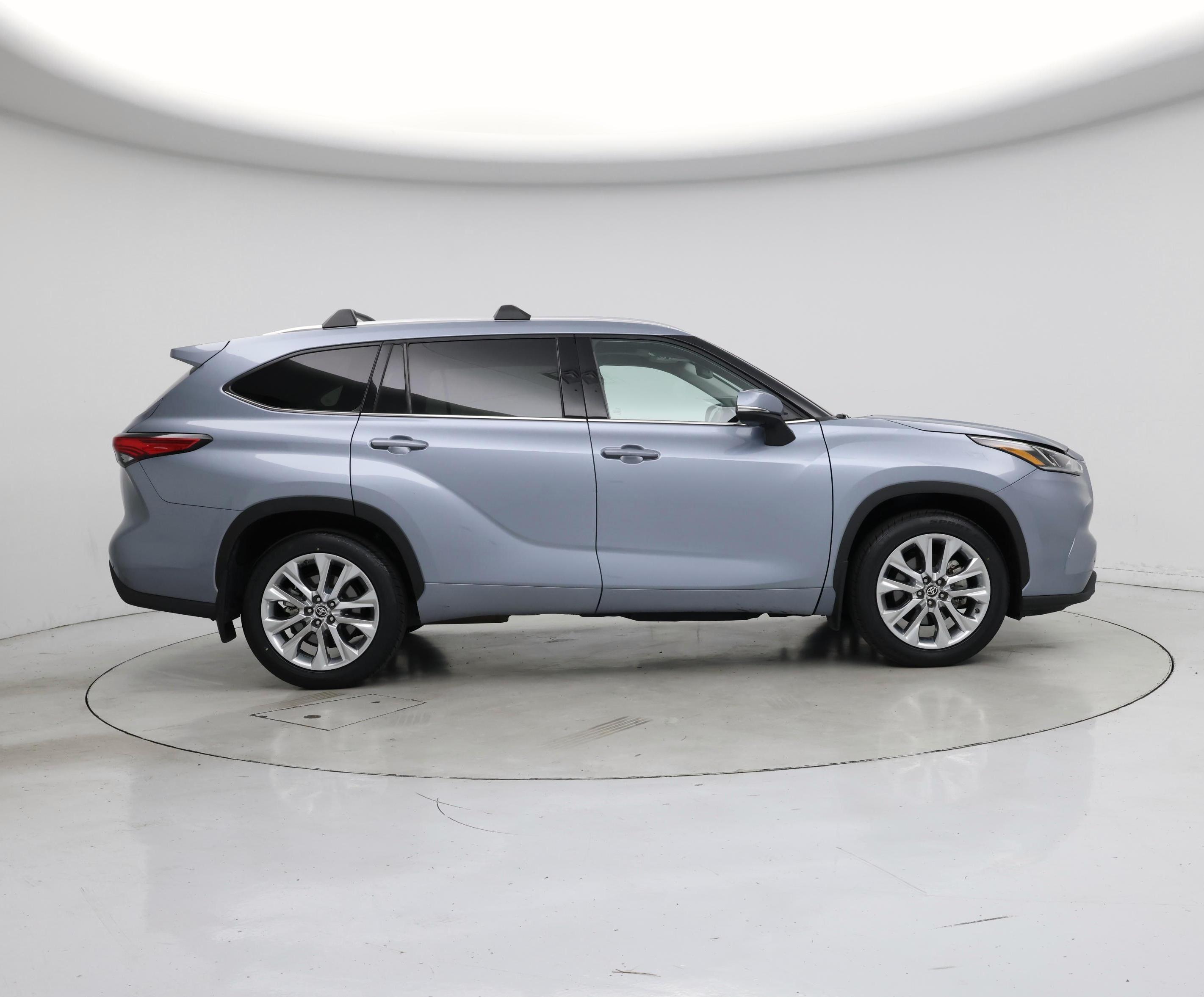 Thumbnail: 2023 Toyota Highlander - 7