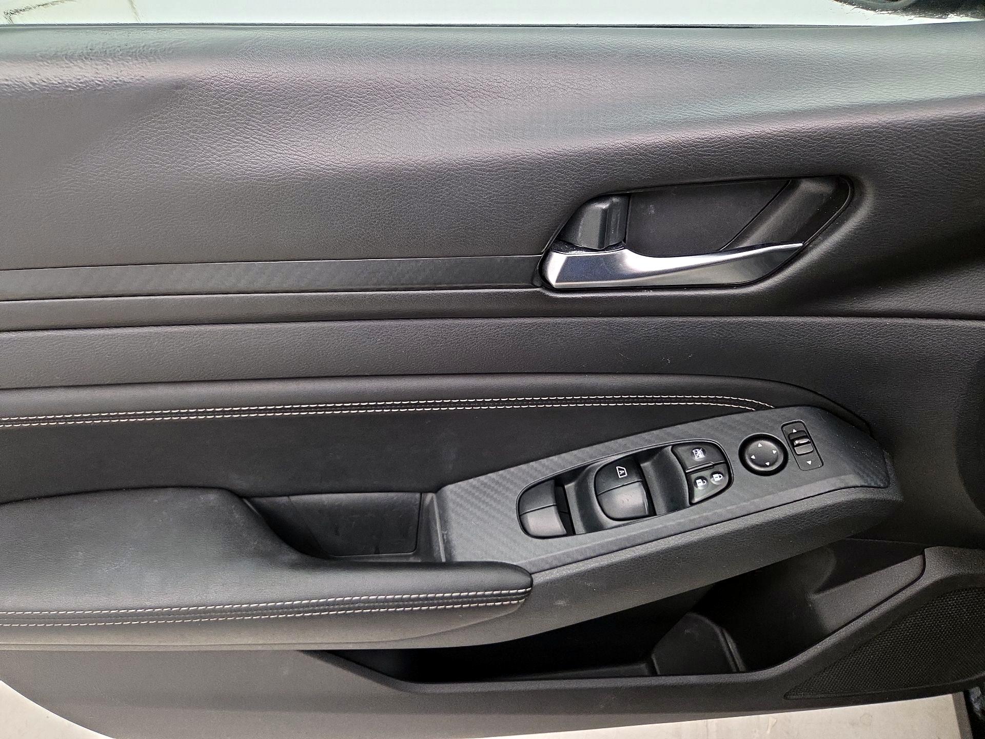 Thumbnail: 2019 Nissan Altima - 12