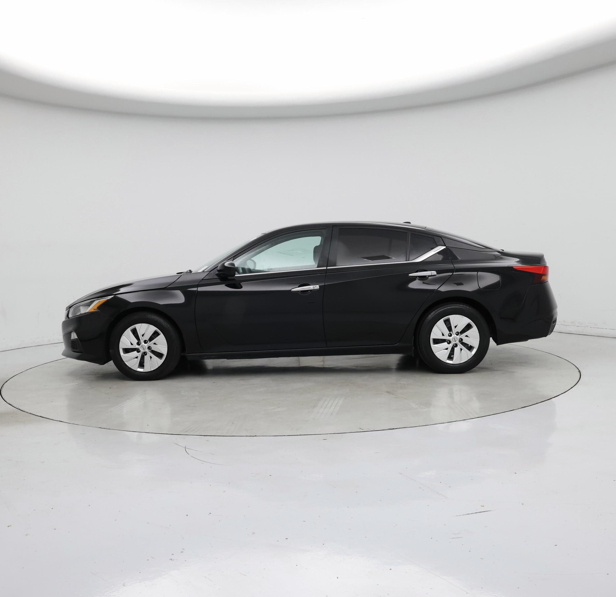 Thumbnail: 2019 Nissan Altima - 3