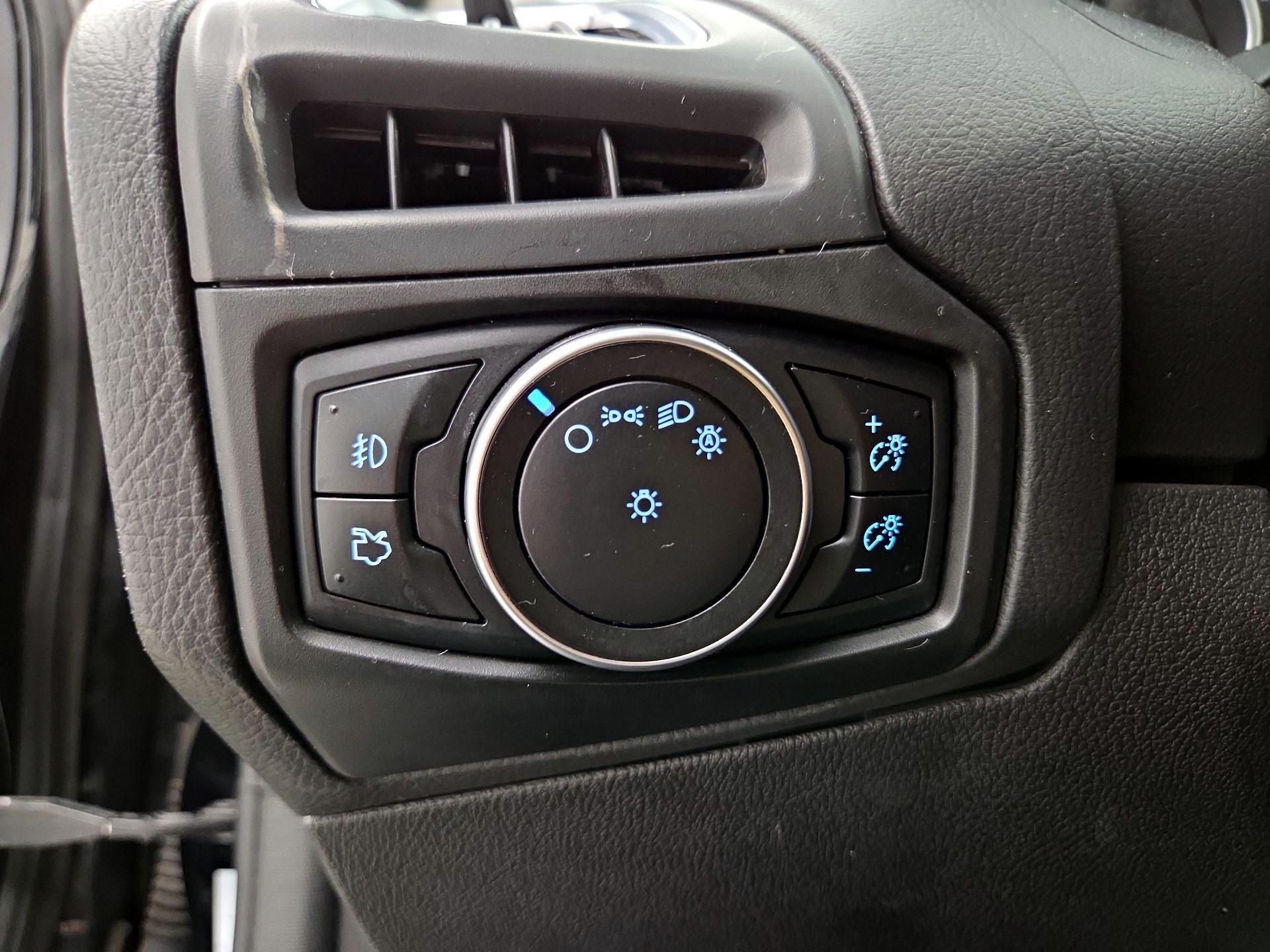 Thumbnail: 2016 Ford Focus - 13