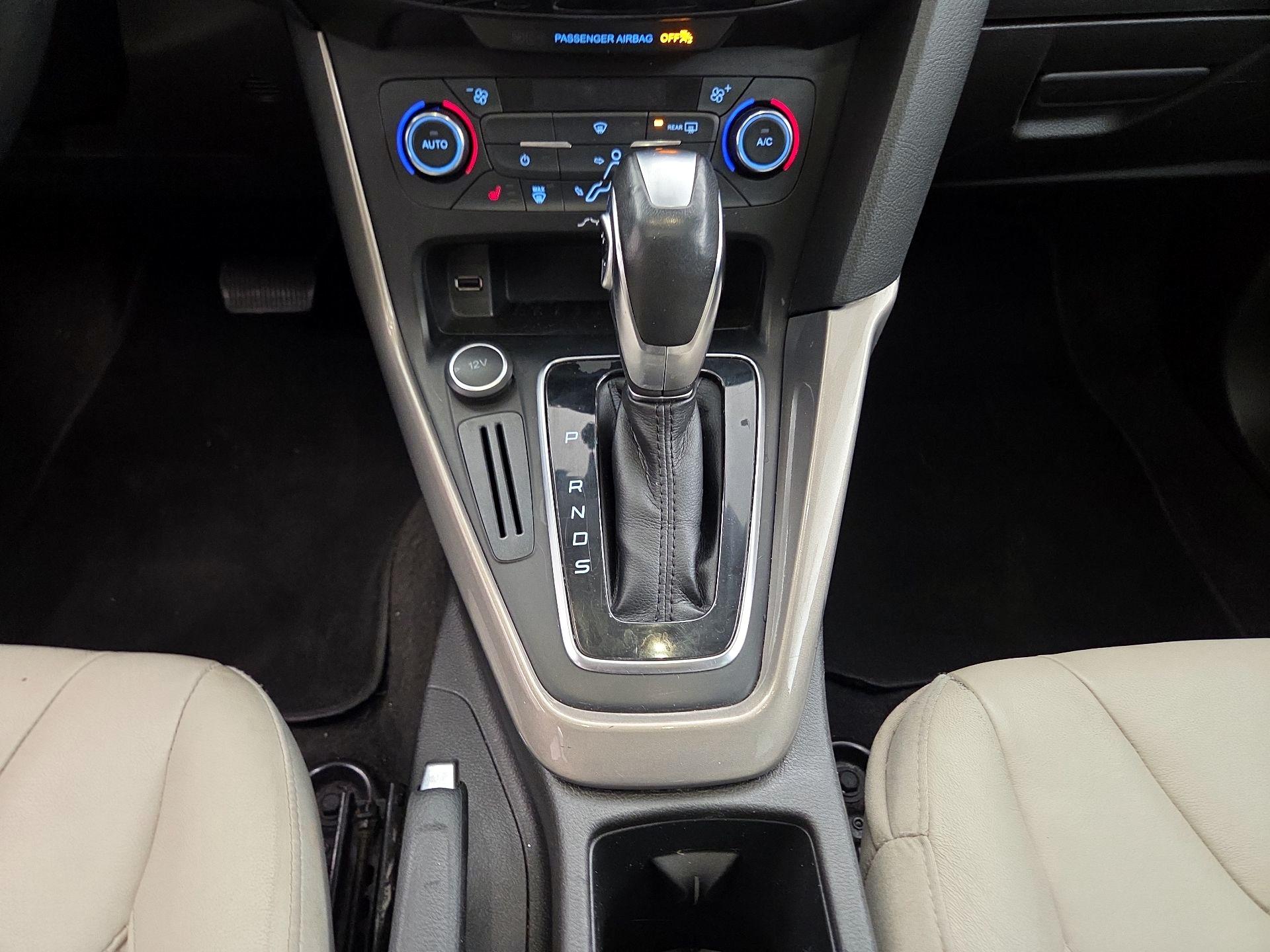 Thumbnail: 2016 Ford Focus - 17