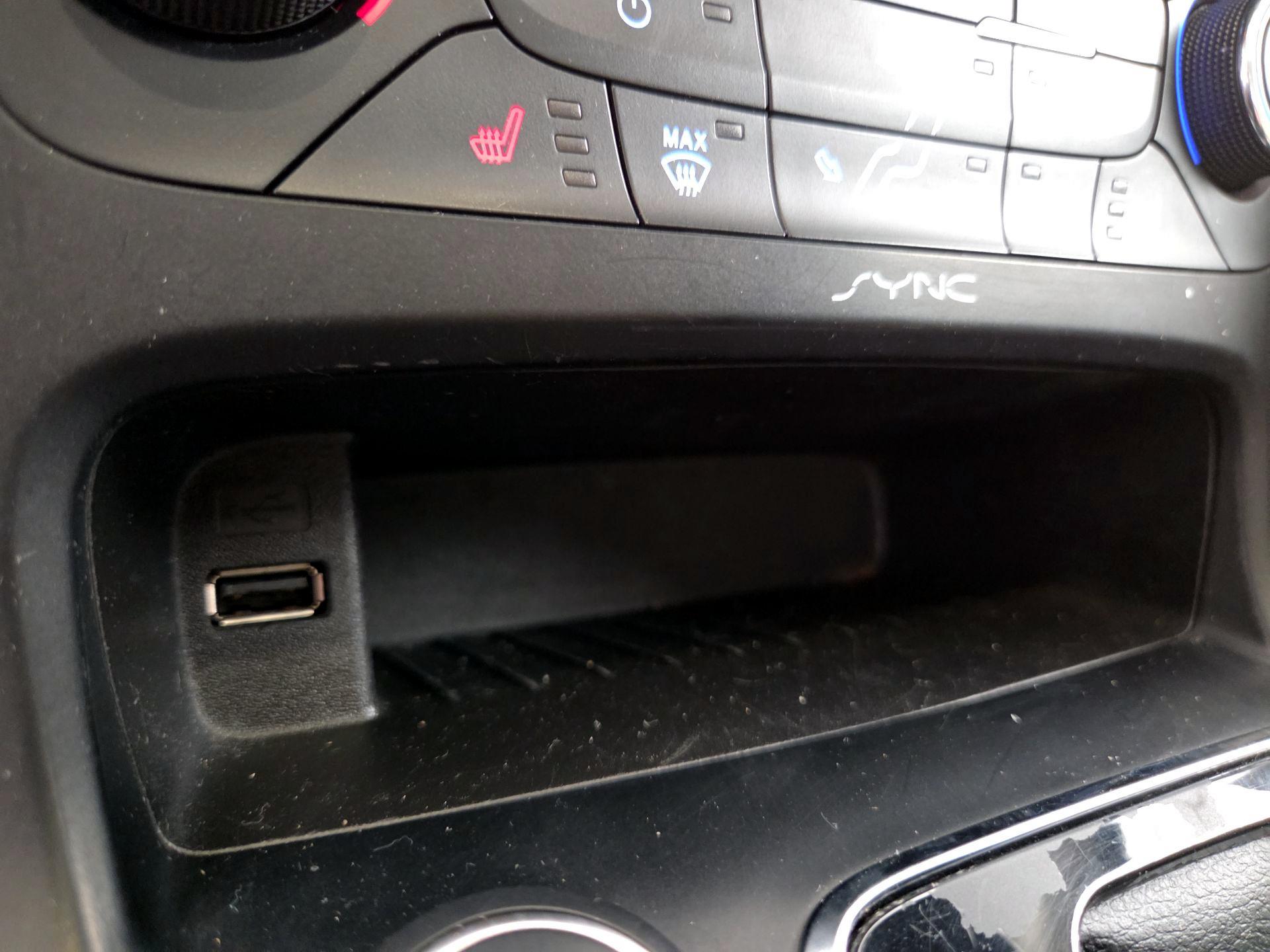 Thumbnail: 2016 Ford Focus - 18