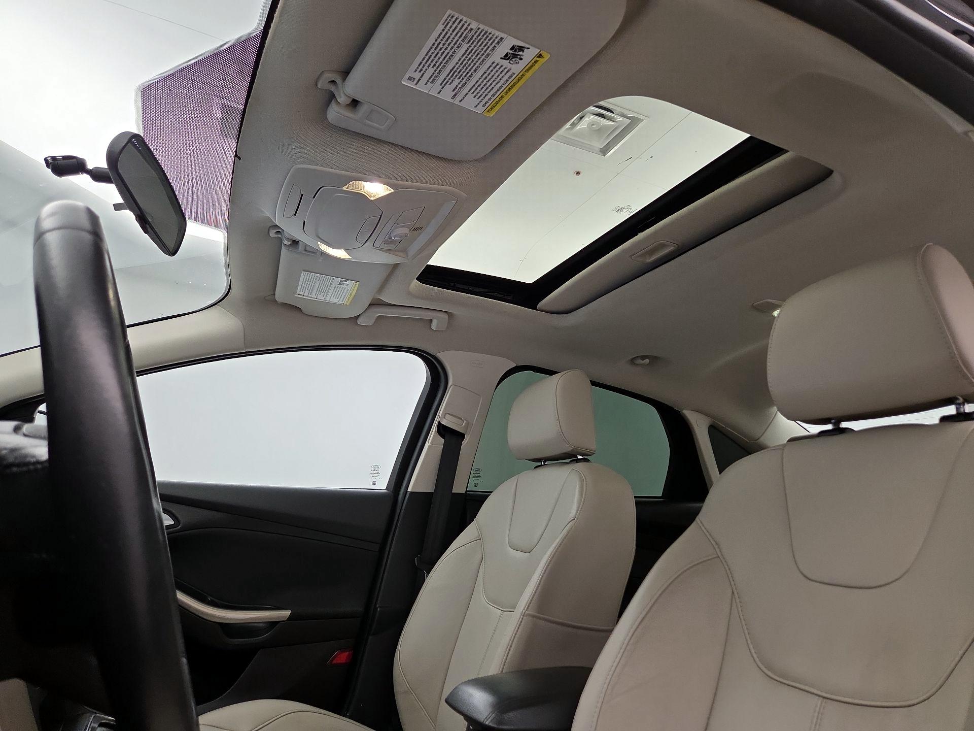 Thumbnail: 2016 Ford Focus - 19