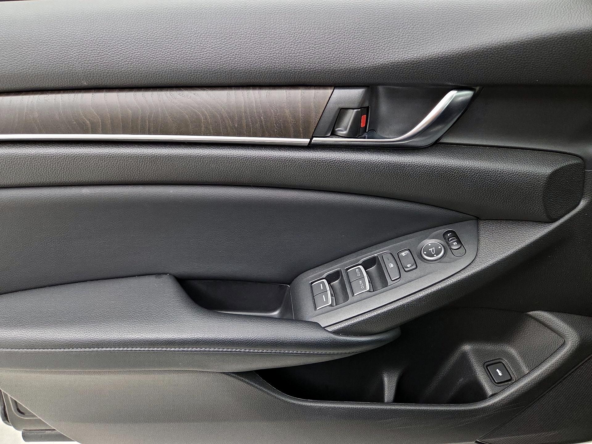 Thumbnail: 2018 Honda Accord - 13