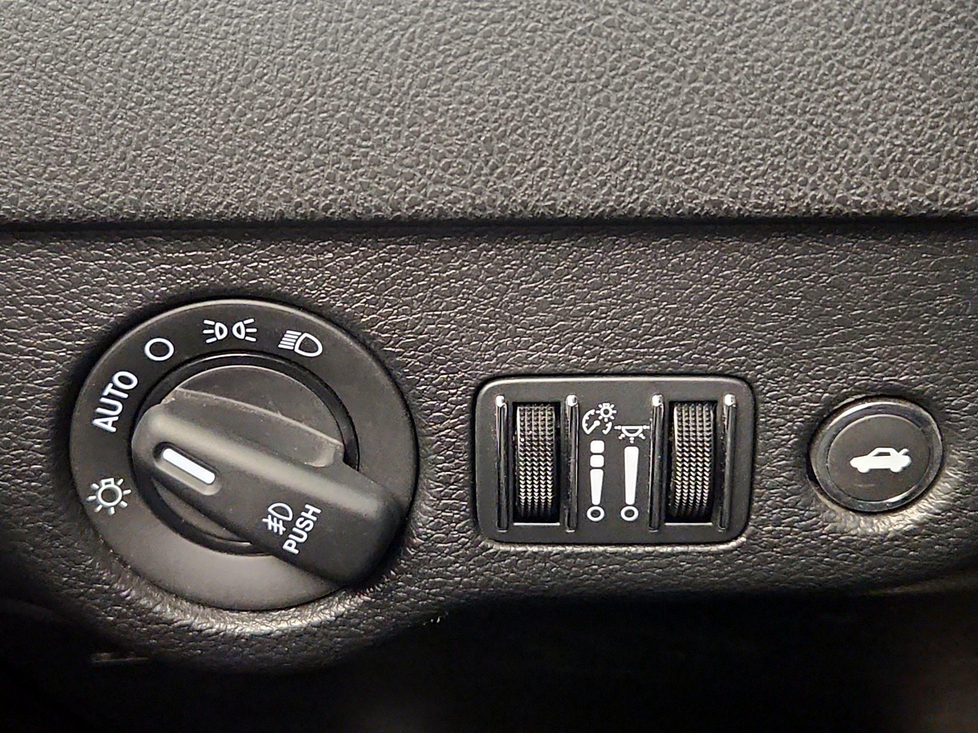 Thumbnail: 2021 Dodge Charger - 13