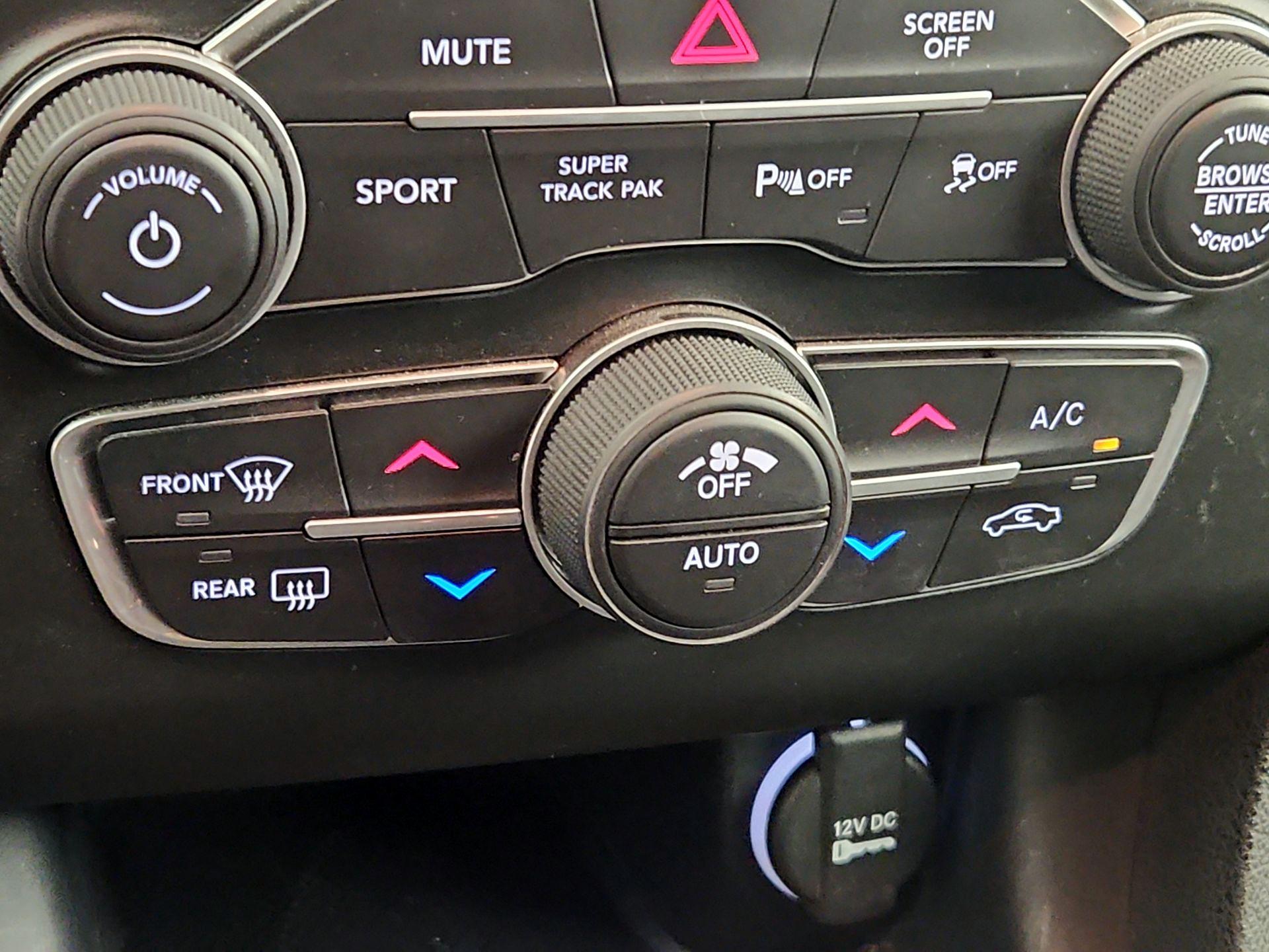 Thumbnail: 2021 Dodge Charger - 17