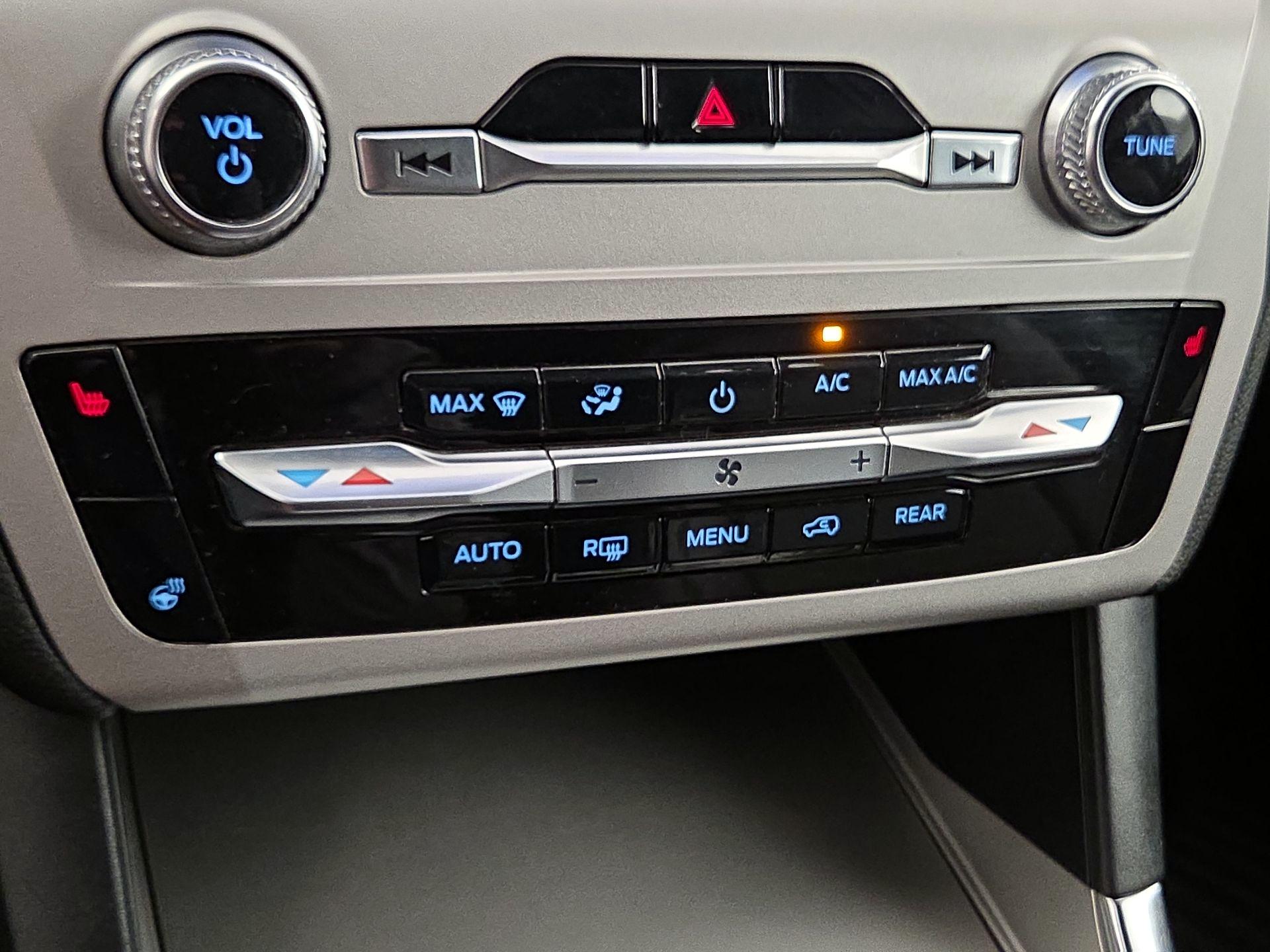 Thumbnail: 2022 Ford Explorer - 16