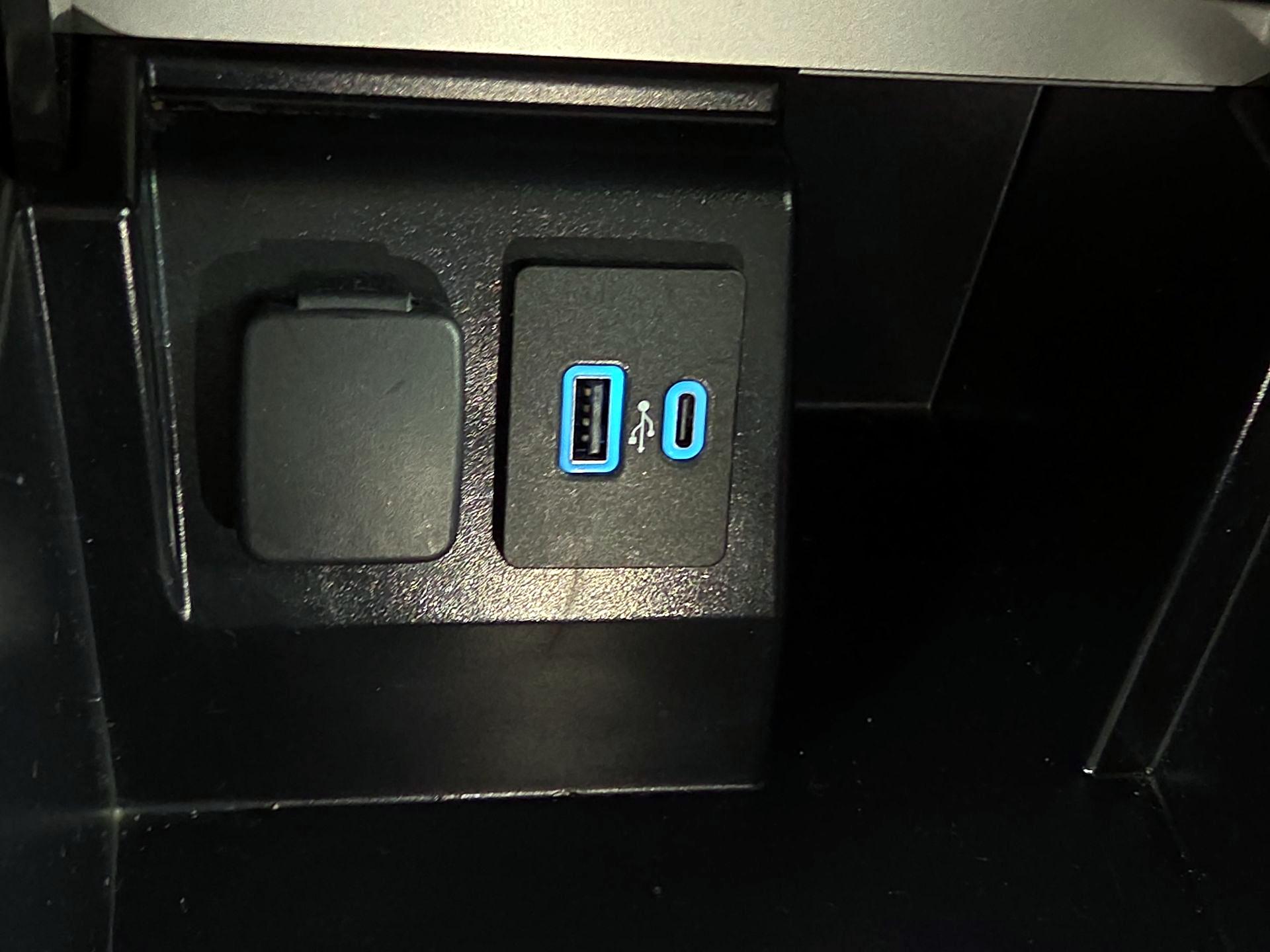 Thumbnail: 2022 Ford Explorer - 18