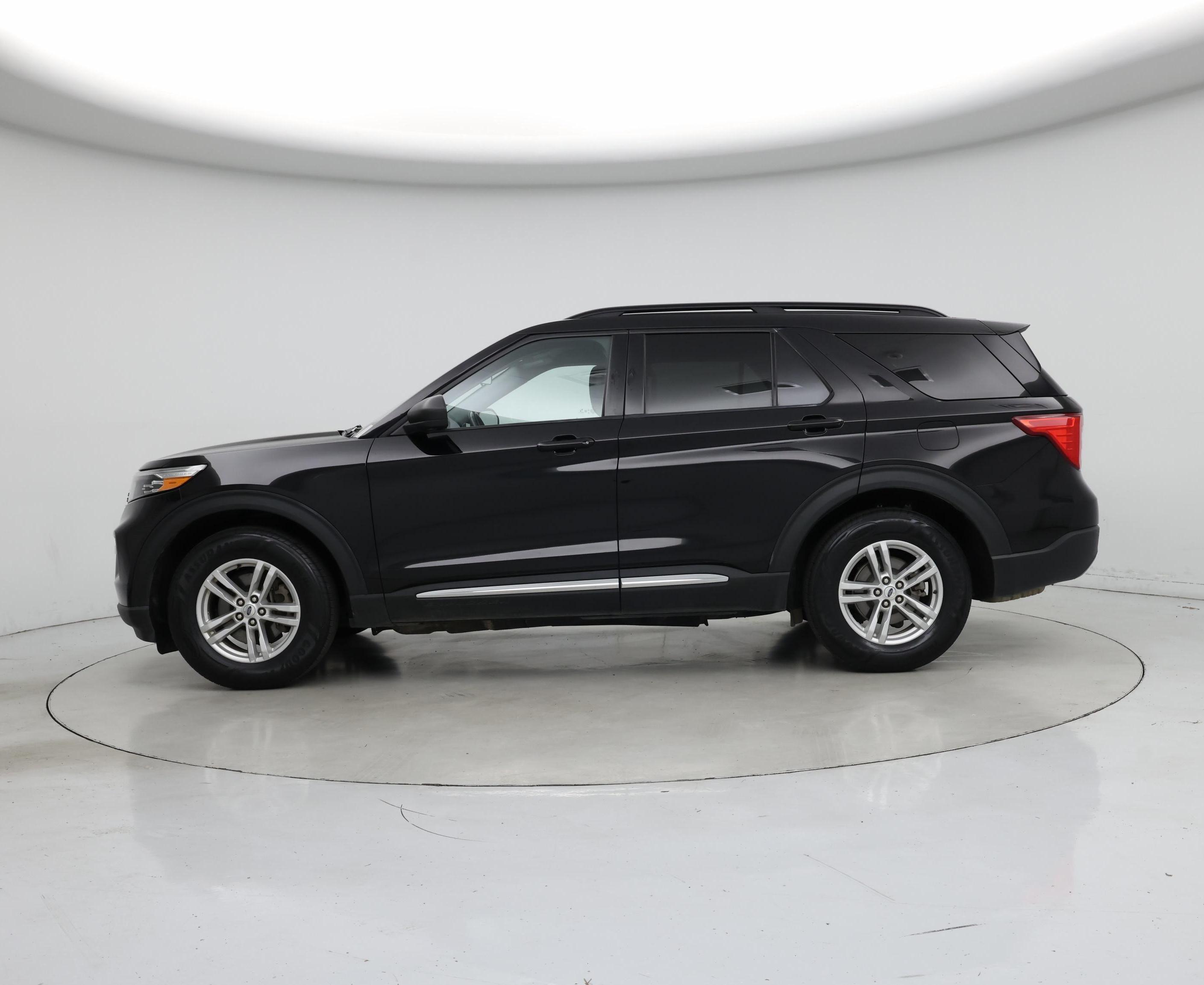 Thumbnail: 2022 Ford Explorer - 3