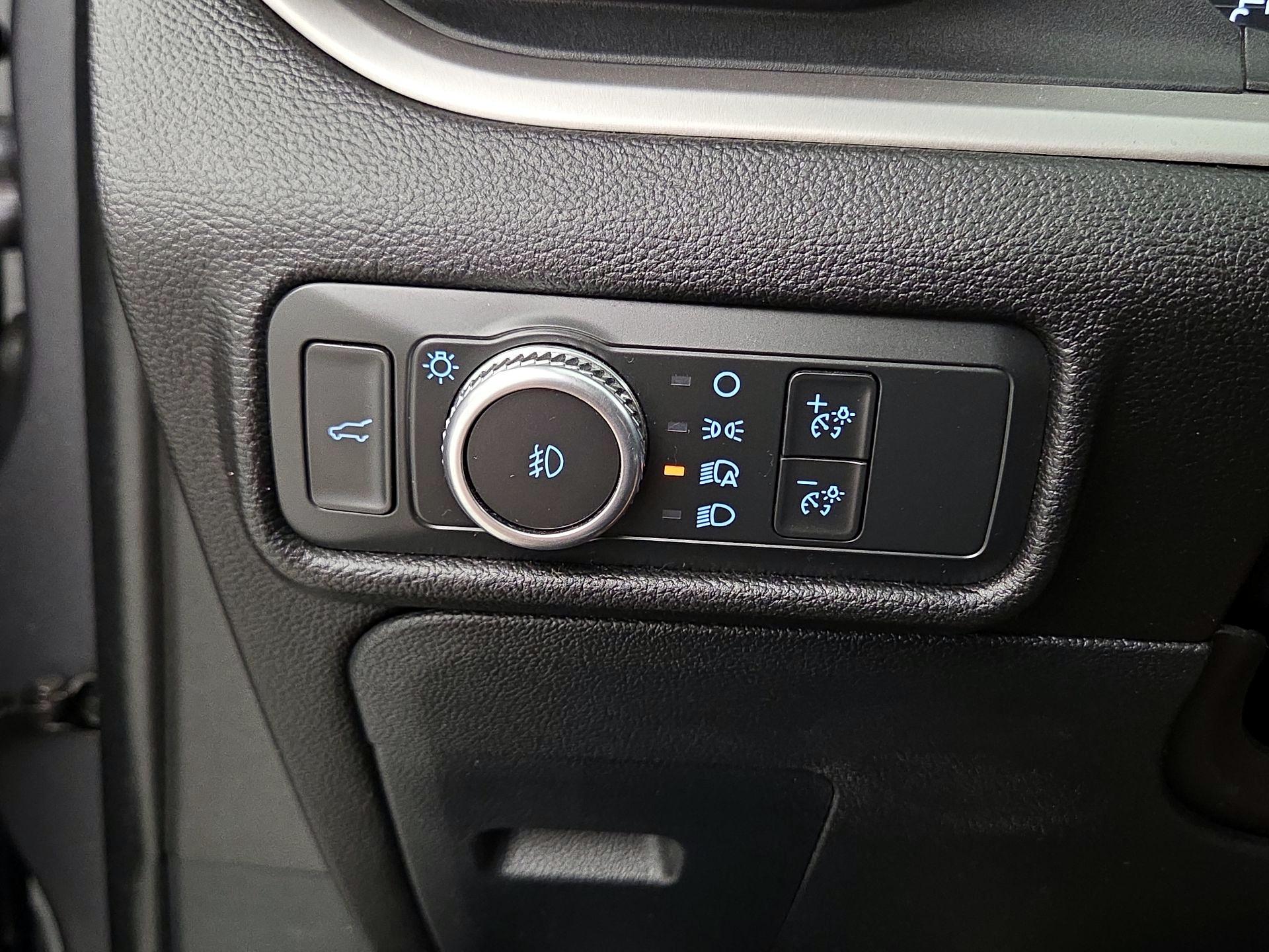 Thumbnail: 2021 Ford Explorer - 13