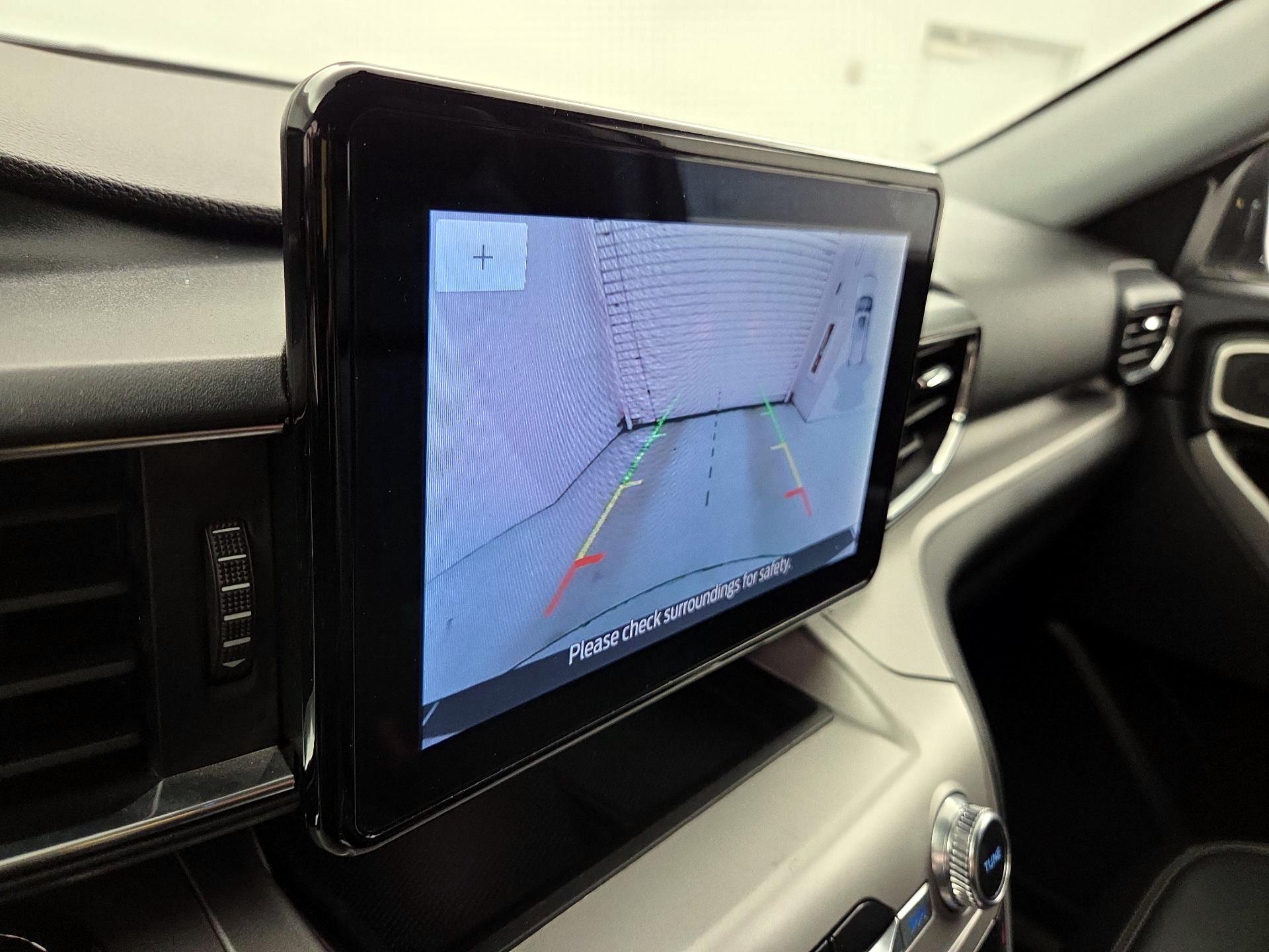 Thumbnail: 2021 Ford Explorer - 14