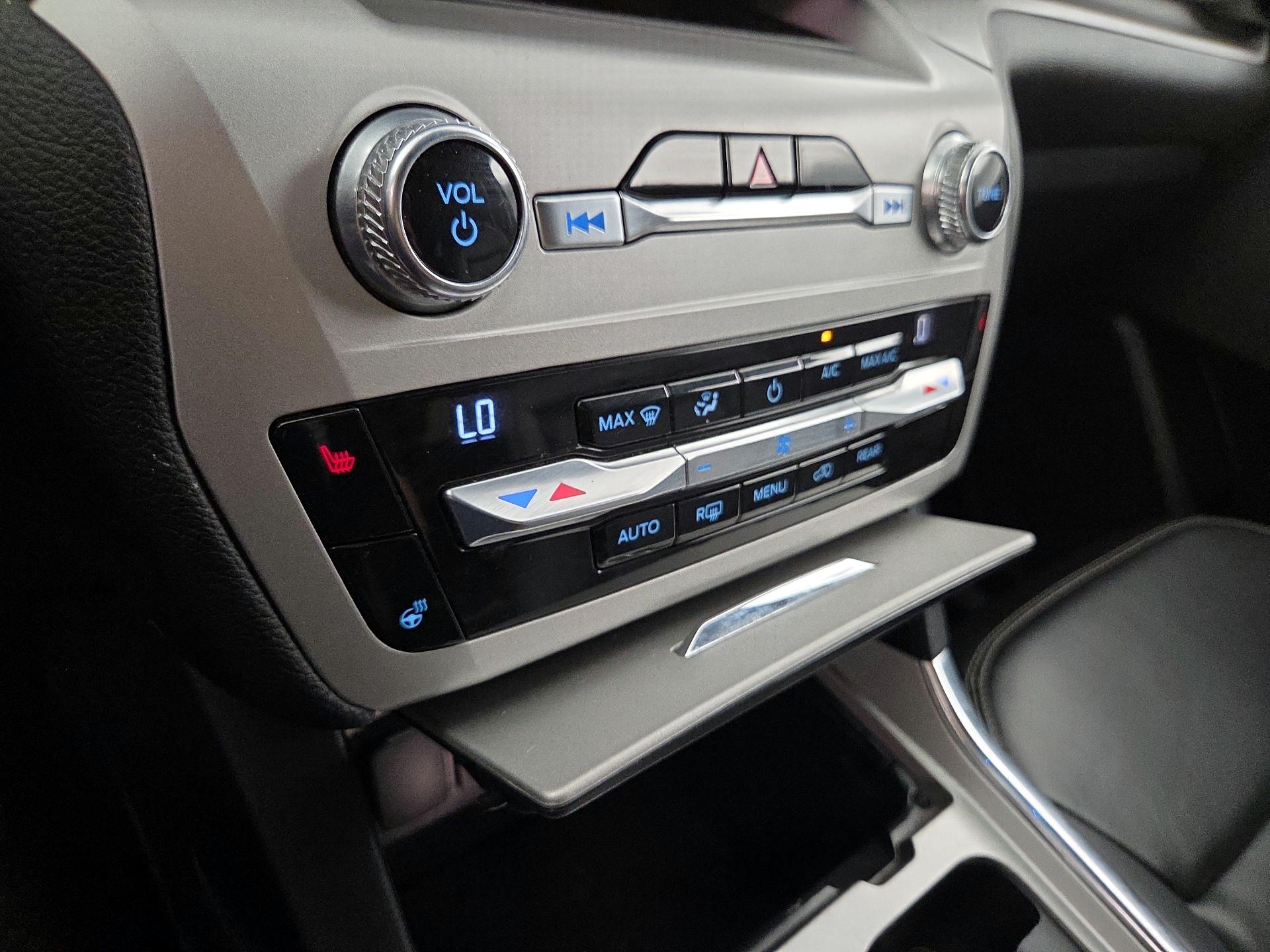 Thumbnail: 2021 Ford Explorer - 16