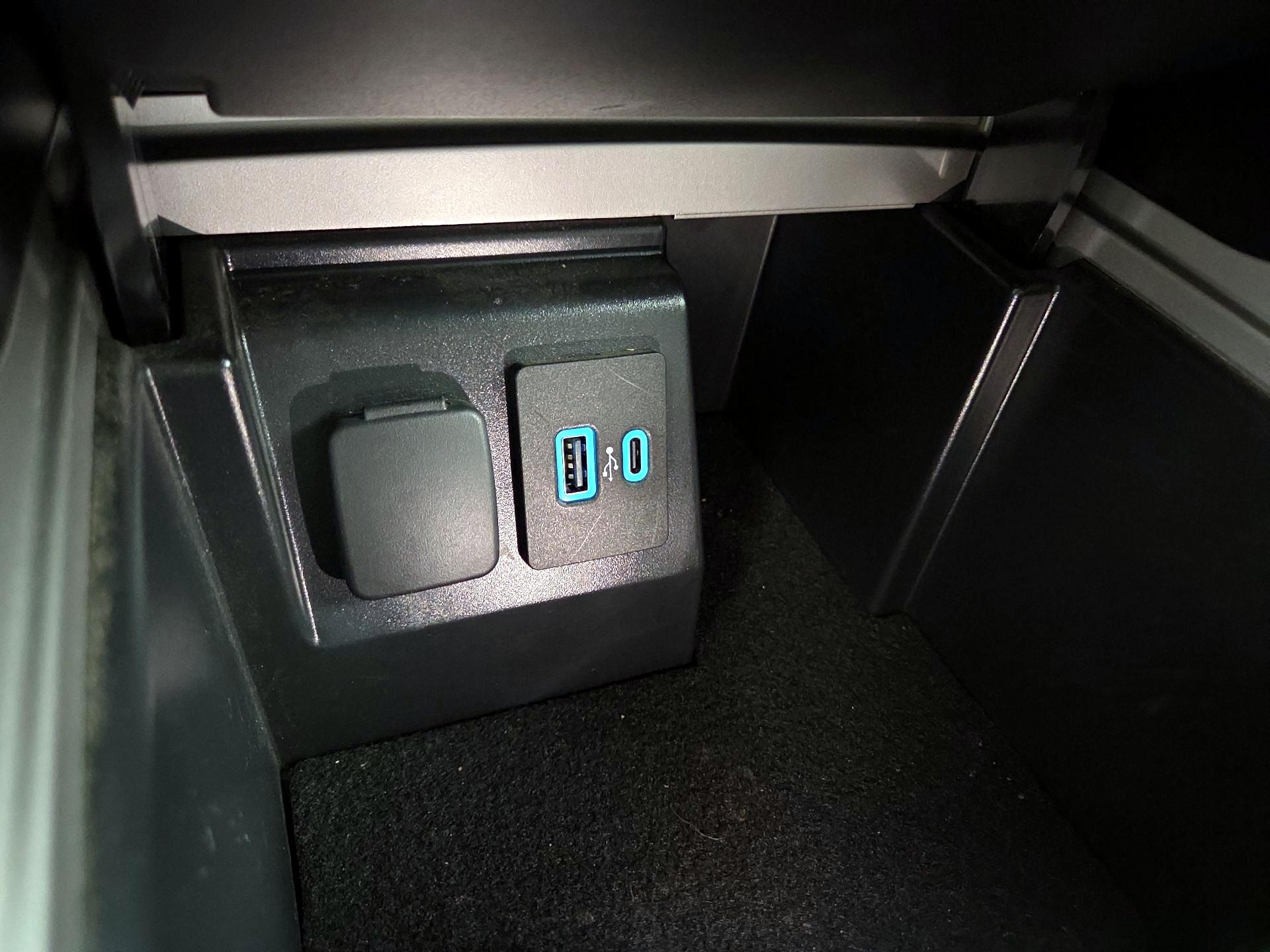 Thumbnail: 2021 Ford Explorer - 18