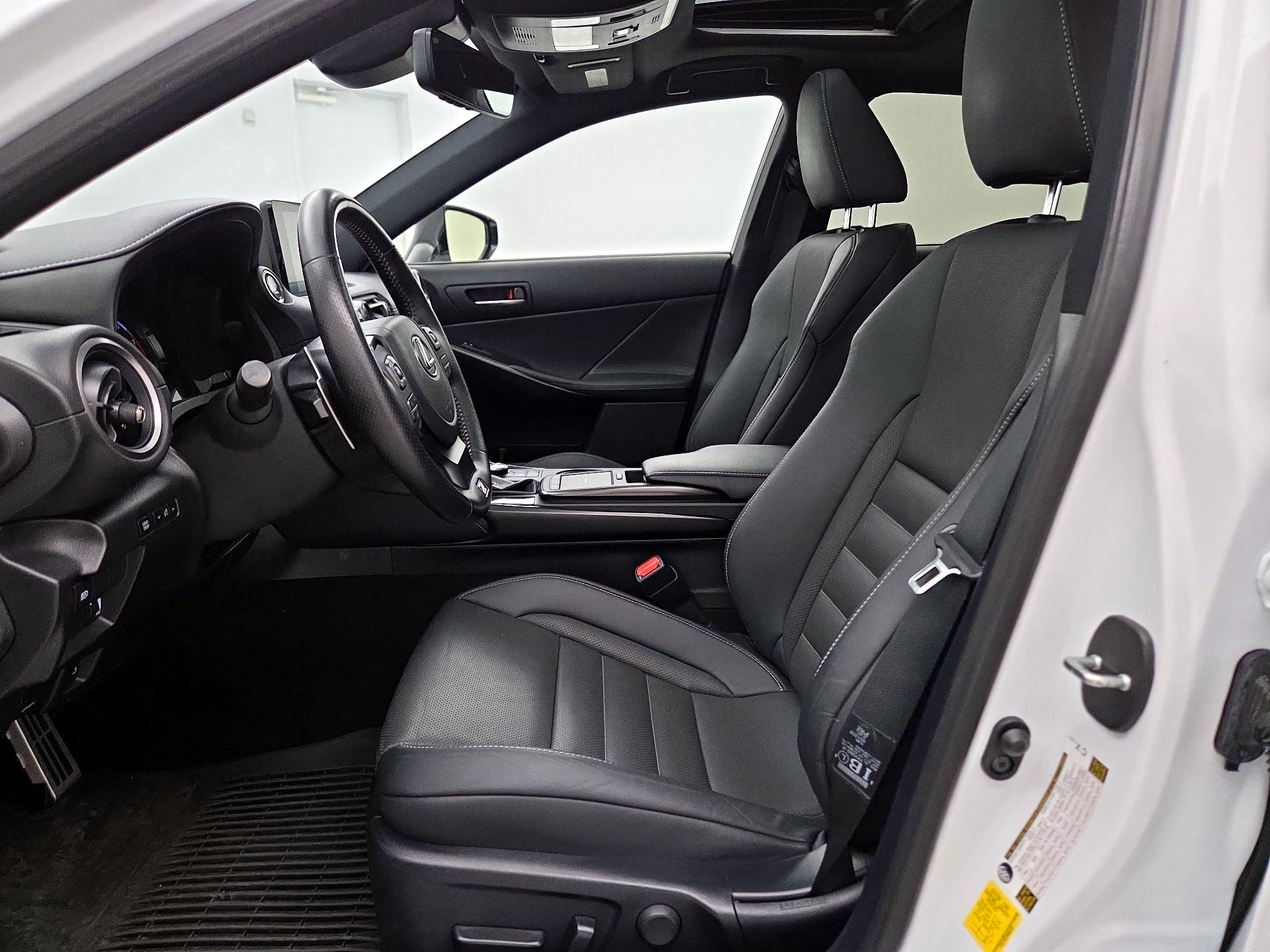 Thumbnail: 2021 Lexus IS - 11