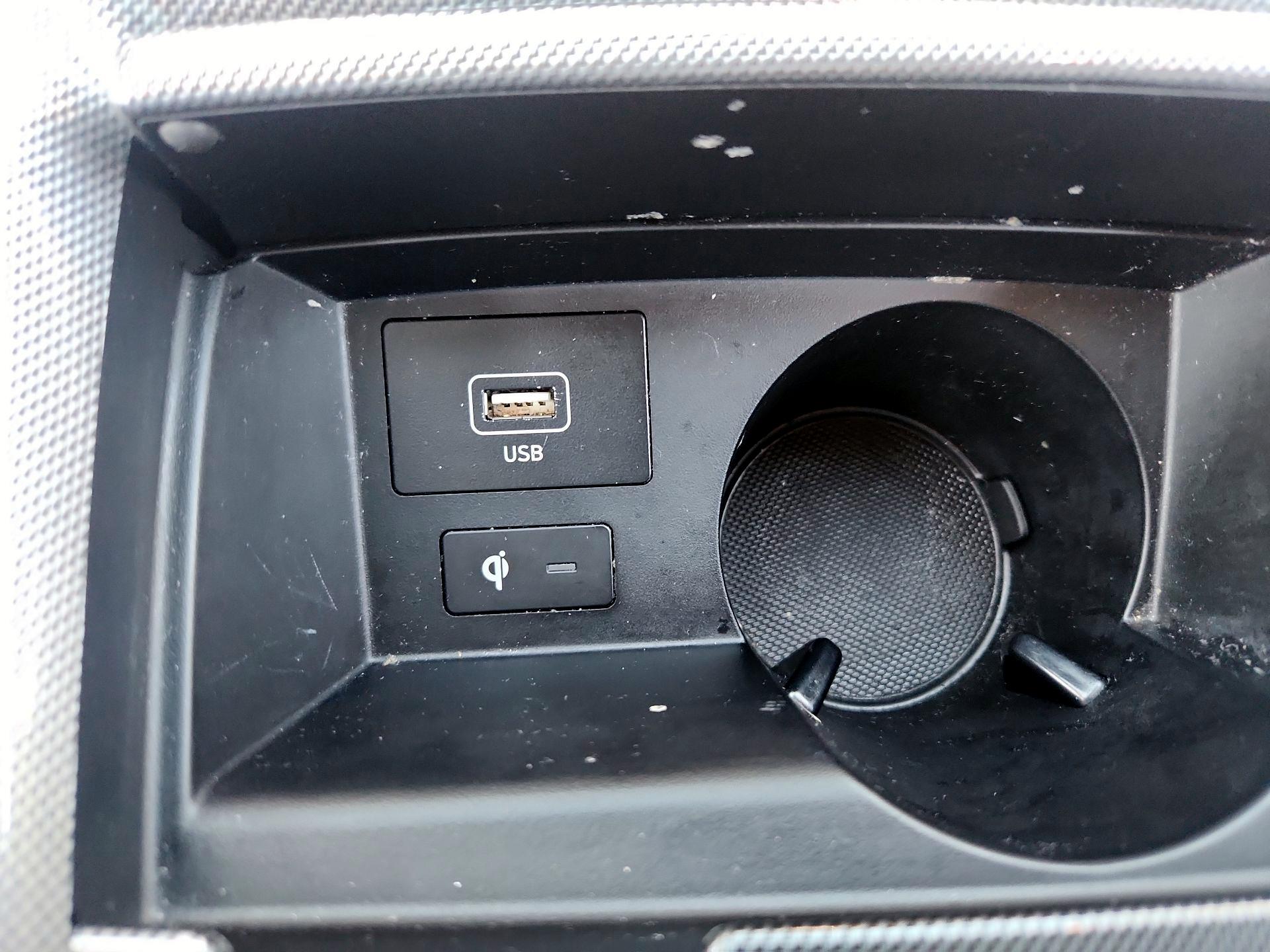 Thumbnail: 2022 Hyundai Santa Fe - 17