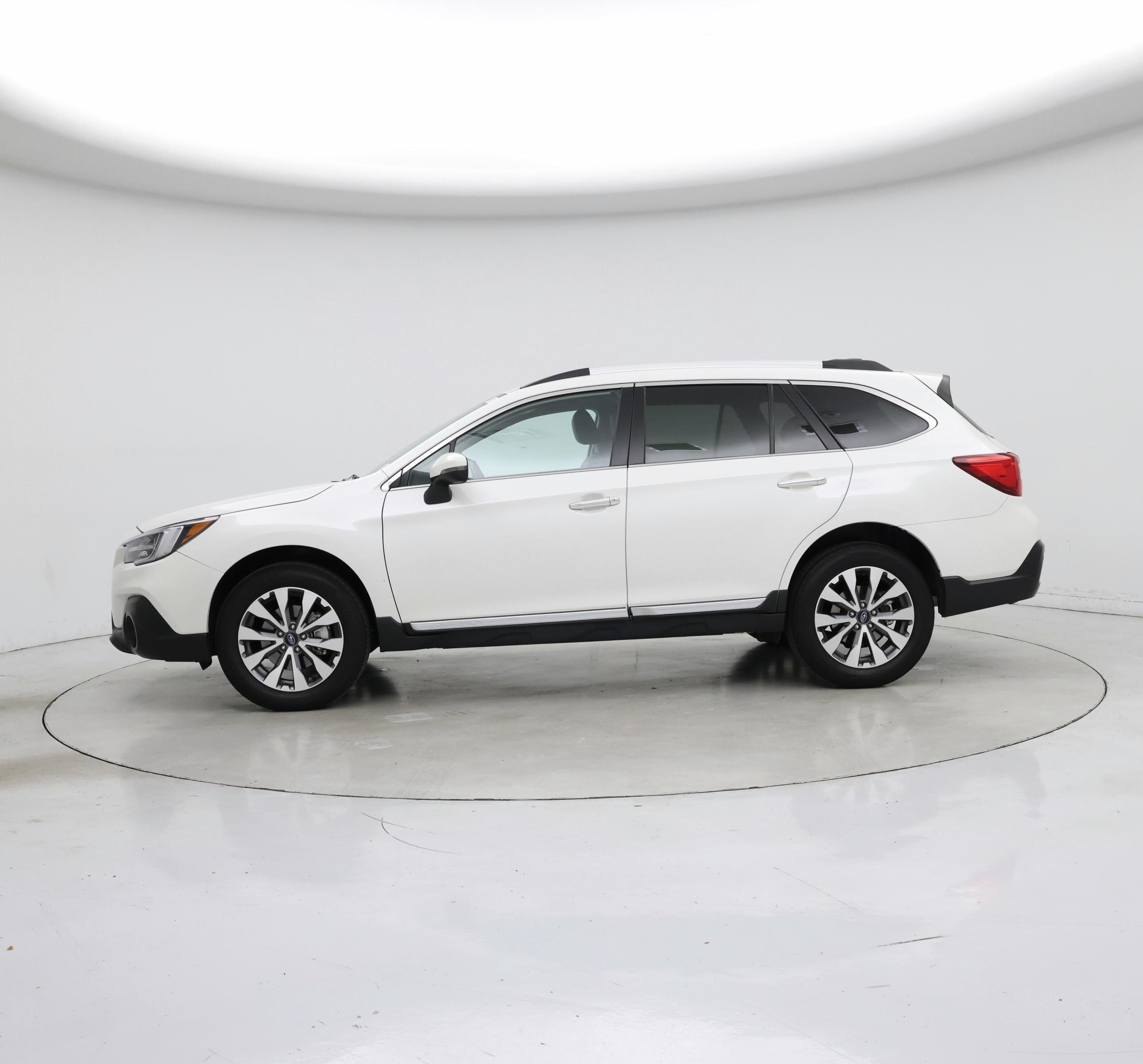 Thumbnail: 2018 Subaru Outback - 3