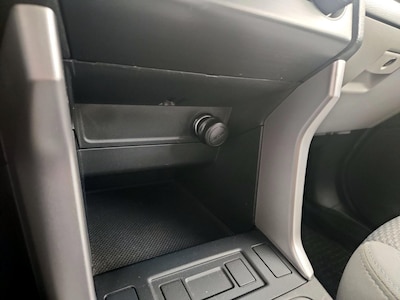 USB/AUX Ports