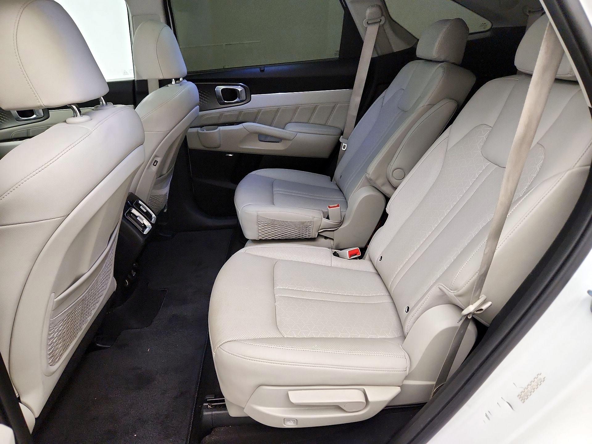 Thumbnail: 2023 Kia Sorento - 20