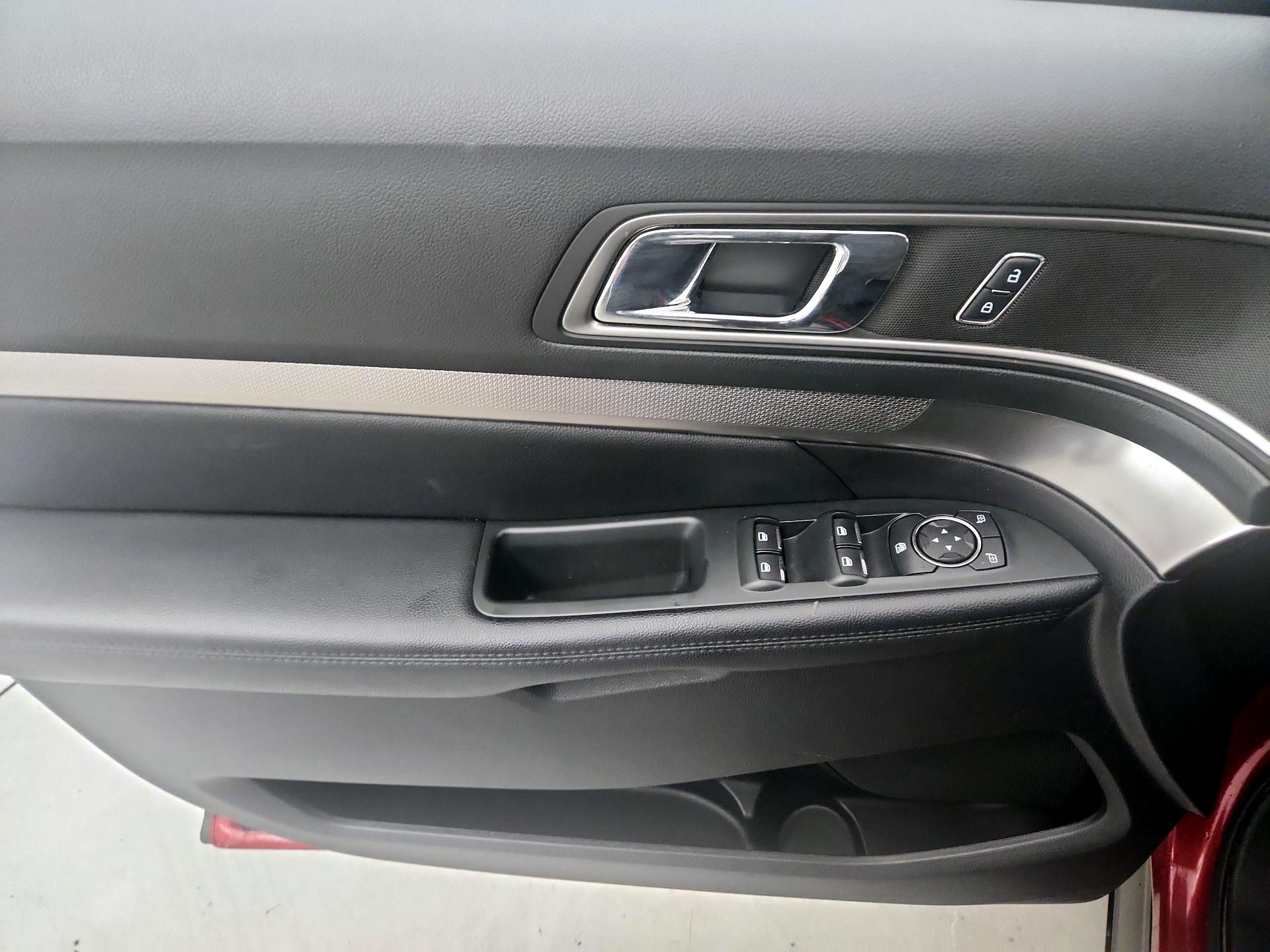 Thumbnail: 2019 Ford Explorer - 12