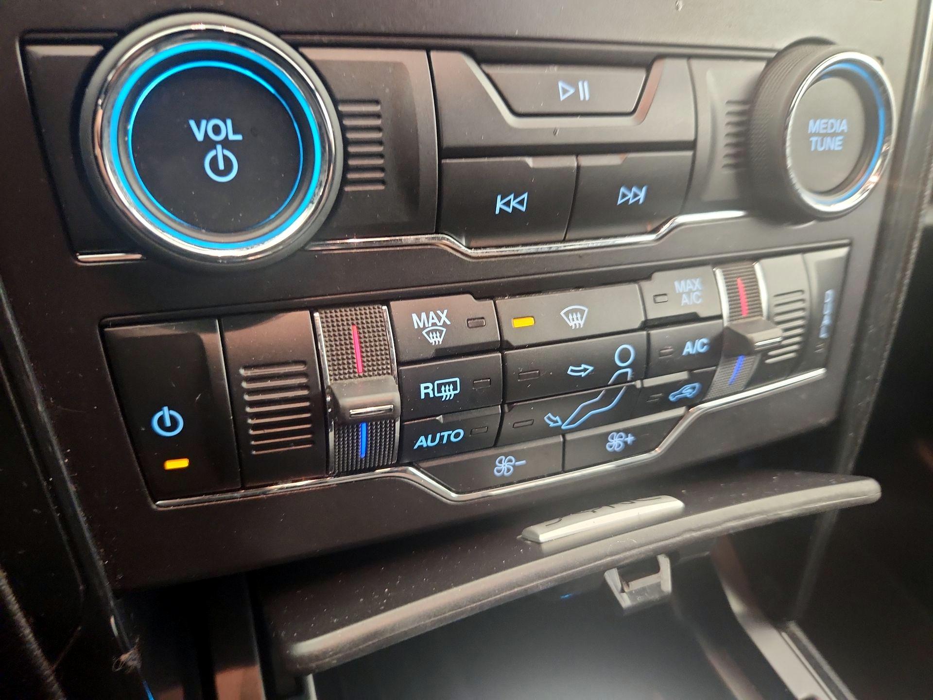 Thumbnail: 2019 Ford Explorer - 16