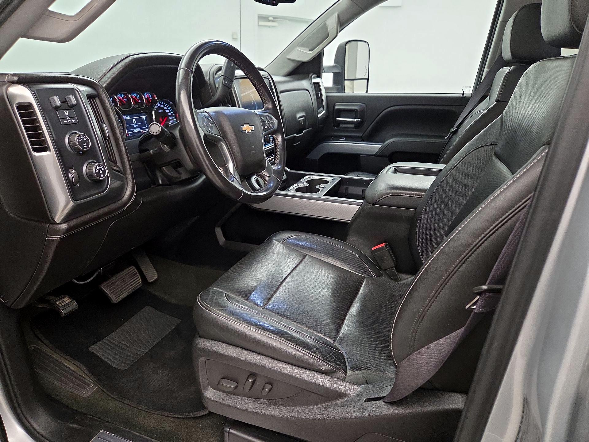 Thumbnail: 2015 Chevrolet Silverado 3500 - 11