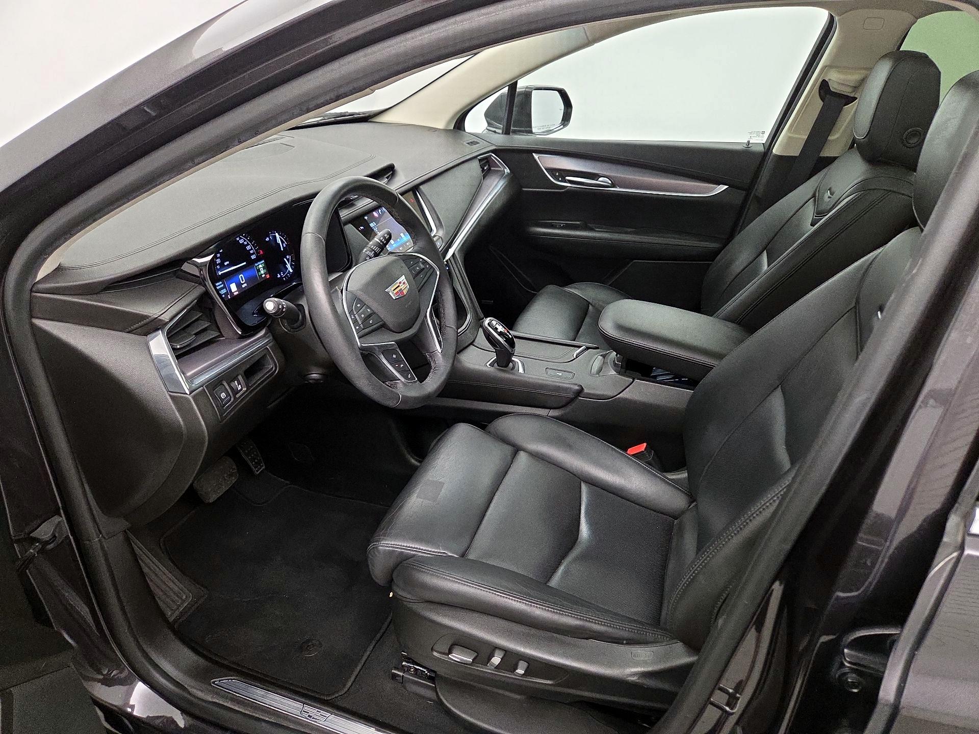 Thumbnail: 2017 Cadillac XT5 - 11