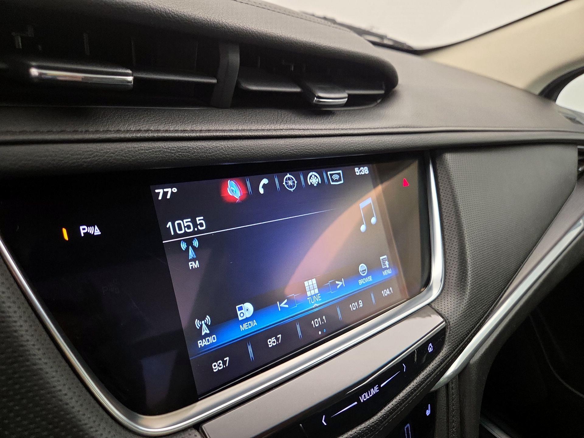 Thumbnail: 2017 Cadillac XT5 - 15