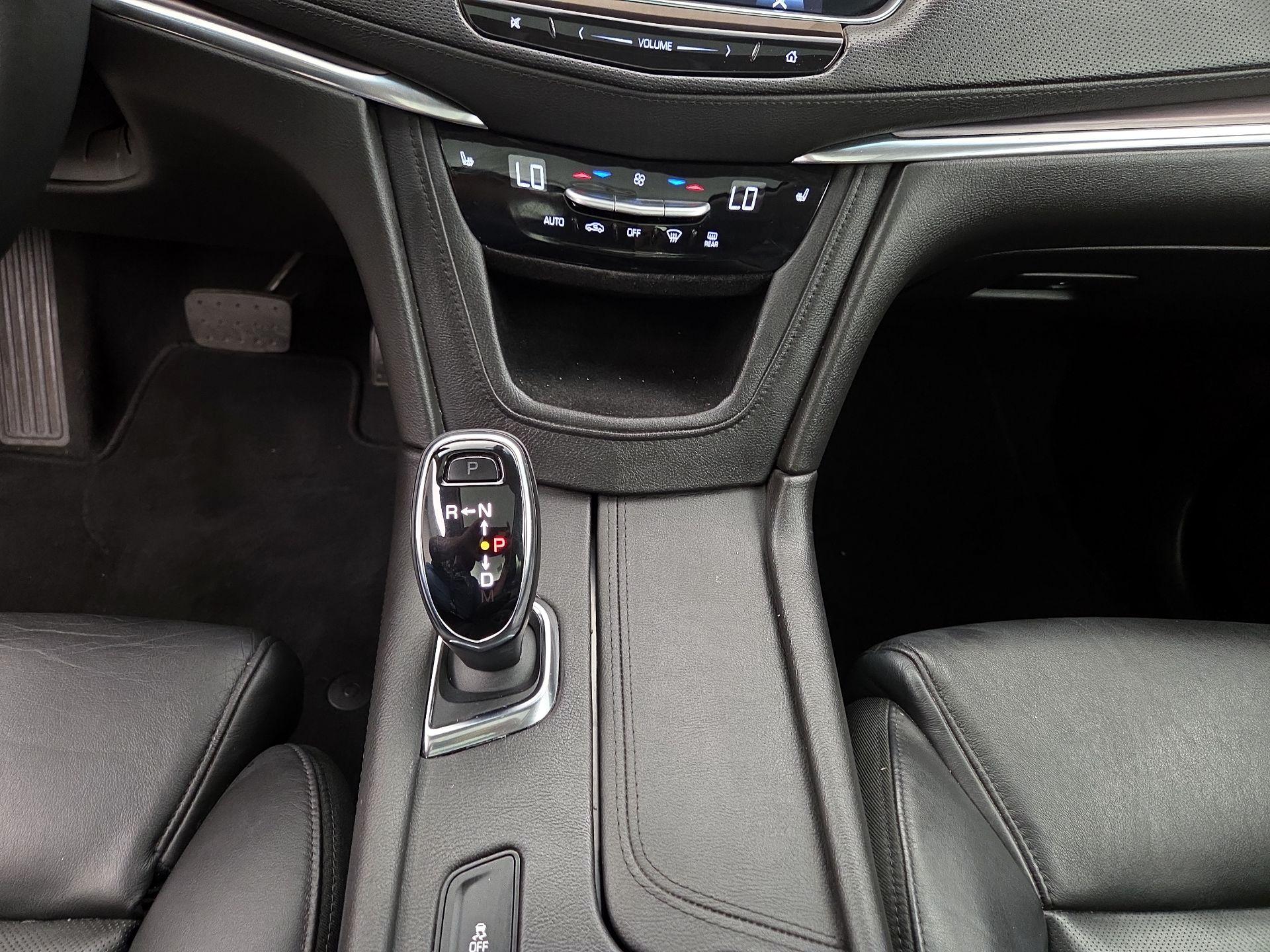 Thumbnail: 2017 Cadillac XT5 - 17