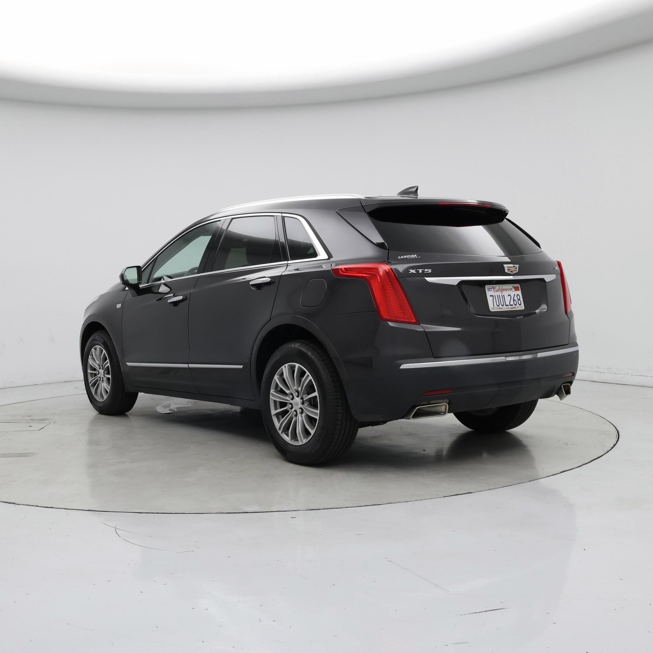 Thumbnail: 2017 Cadillac XT5 - 2