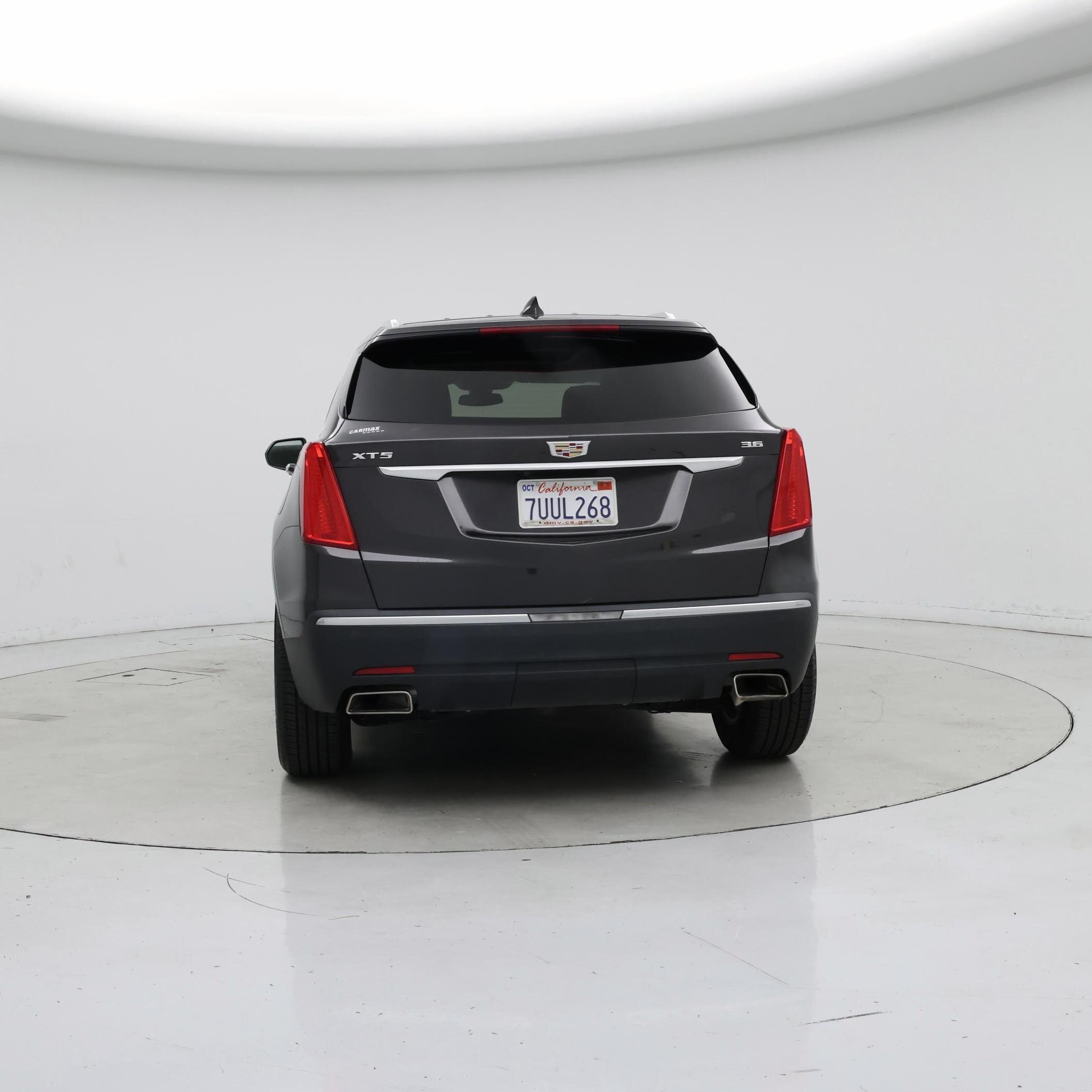Thumbnail: 2017 Cadillac XT5 - 6