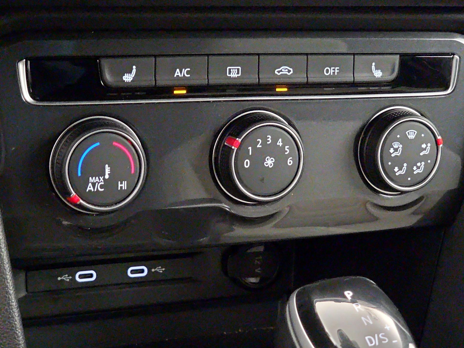 Thumbnail: 2023 Volkswagen Tiguan - 16