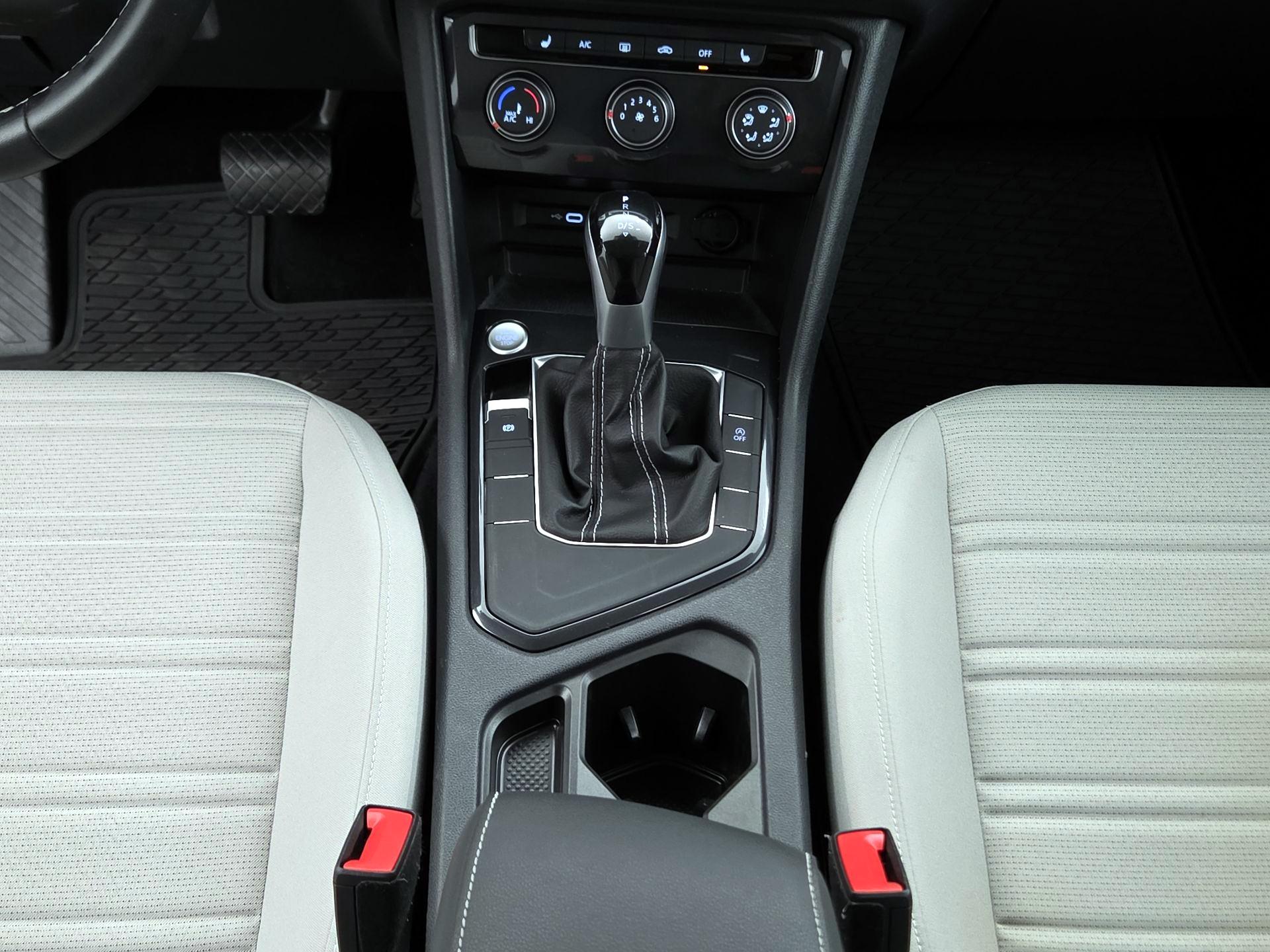 Thumbnail: 2023 Volkswagen Tiguan - 17