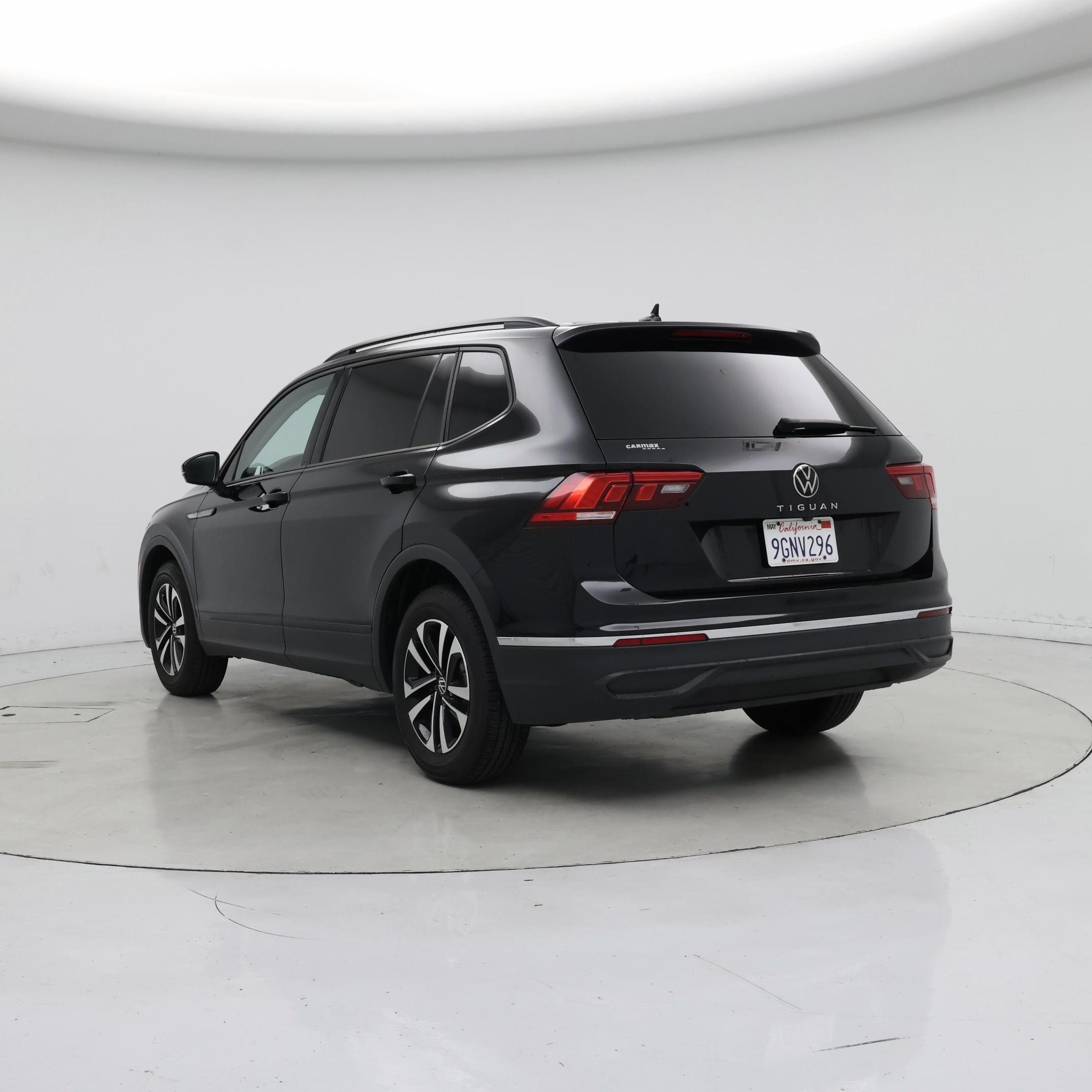 Thumbnail: 2023 Volkswagen Tiguan - 2