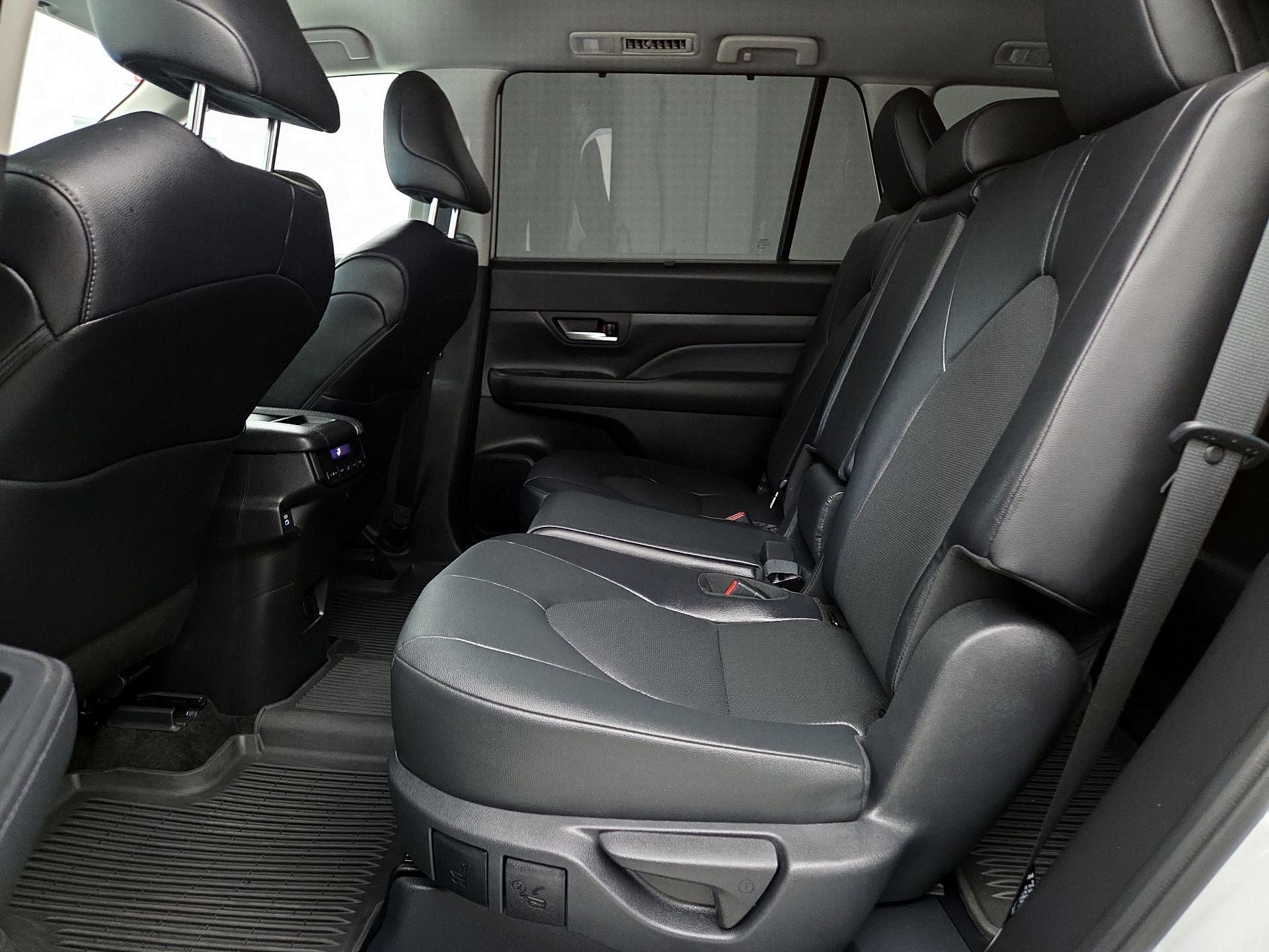 Thumbnail: 2026 Toyota Grand Highlander - 20