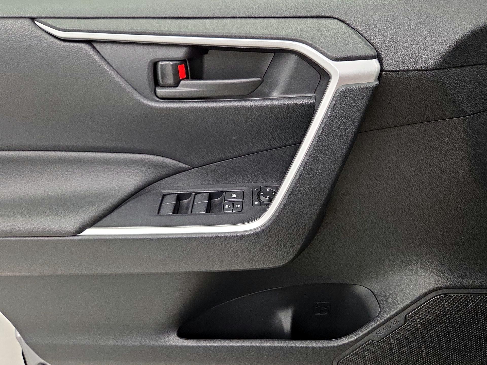 Thumbnail: 2025 Toyota RAV4 - 12