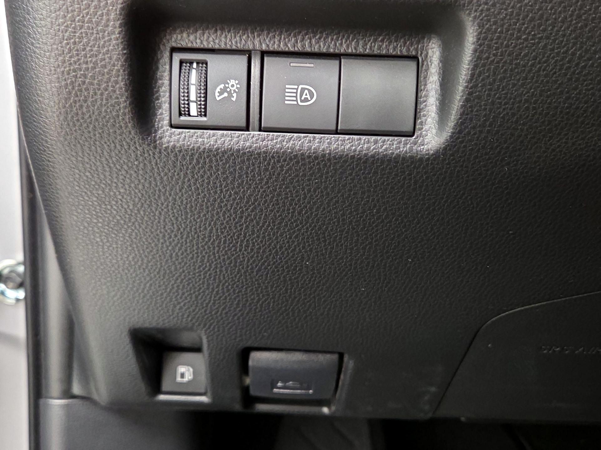 Thumbnail: 2025 Toyota RAV4 - 13