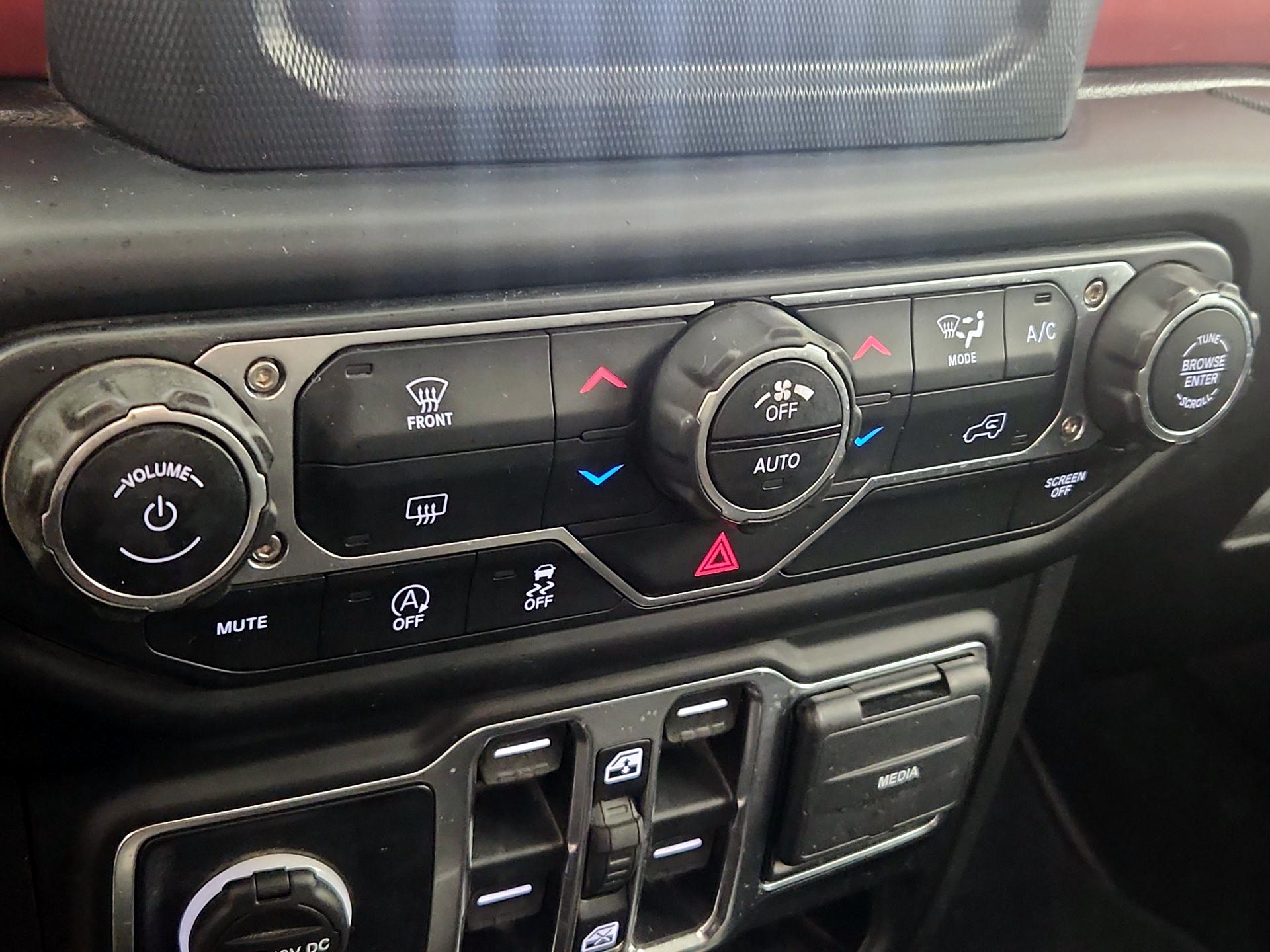 Thumbnail: 2020 Jeep Gladiator - 16