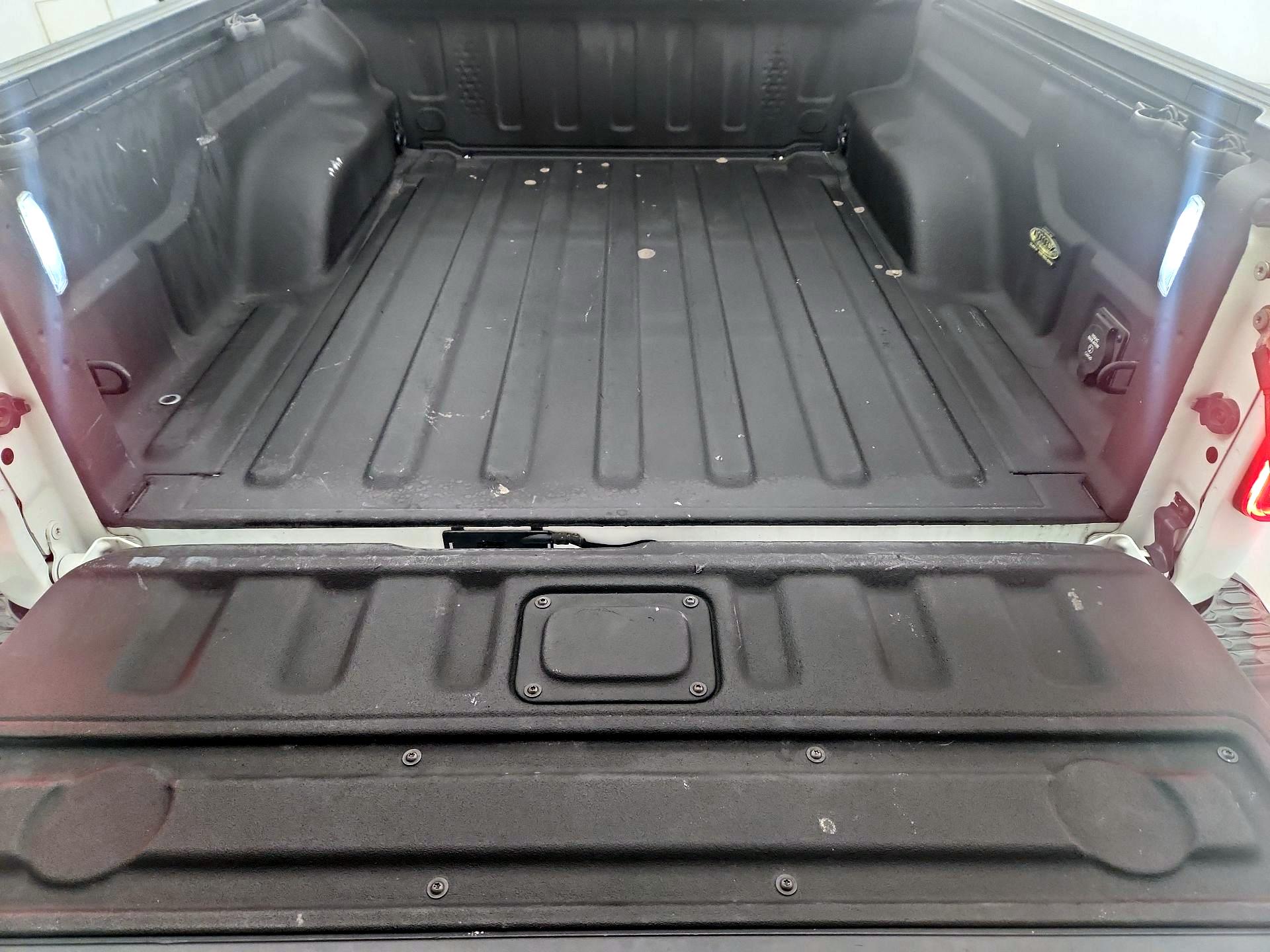 Thumbnail: 2020 Jeep Gladiator - 19