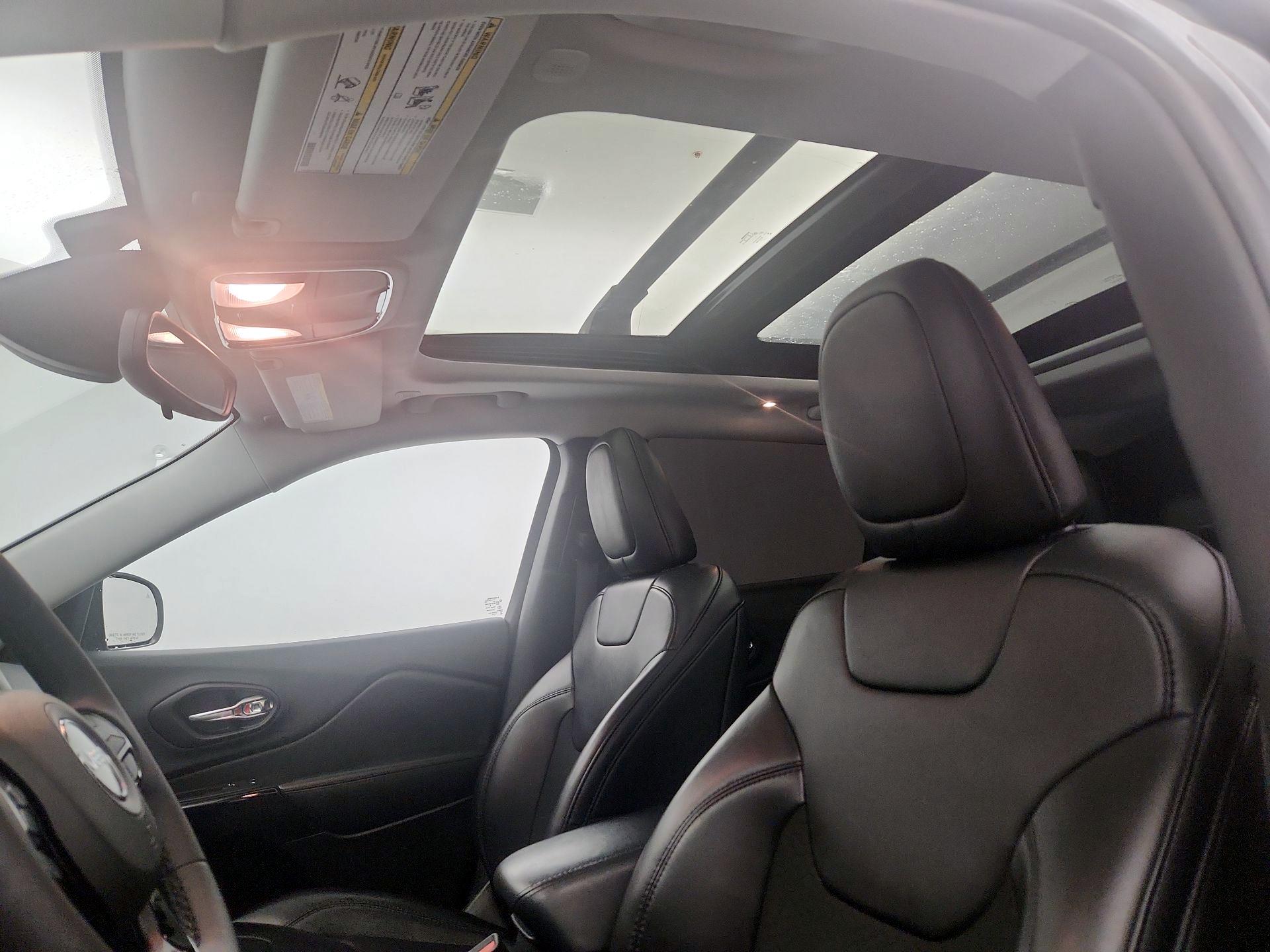 Thumbnail: 2021 Jeep Cherokee - 19