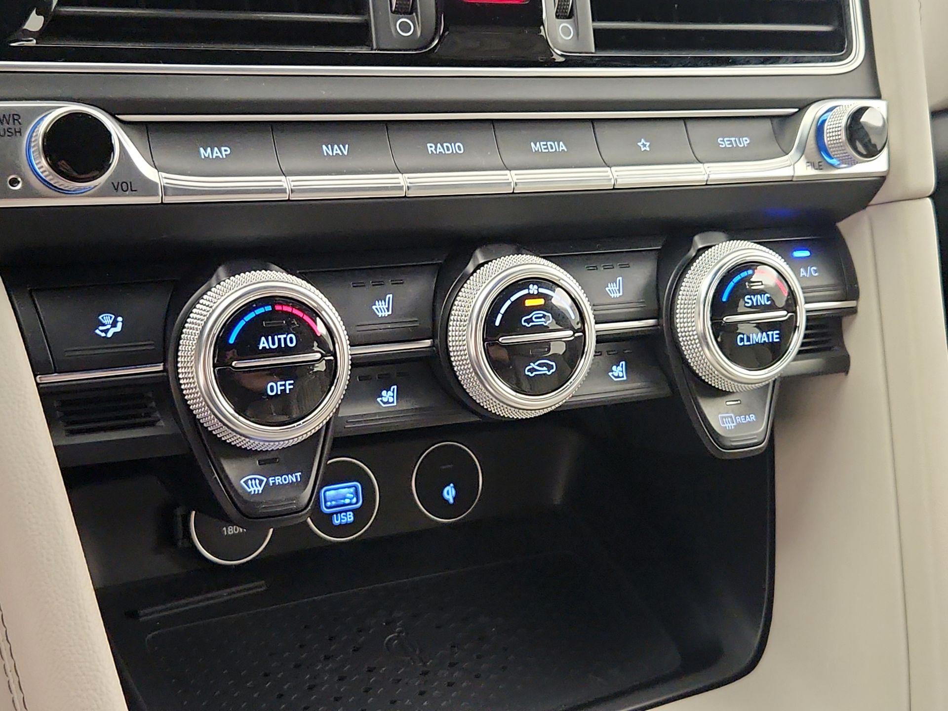 Thumbnail: 2023 Genesis G70 - 17