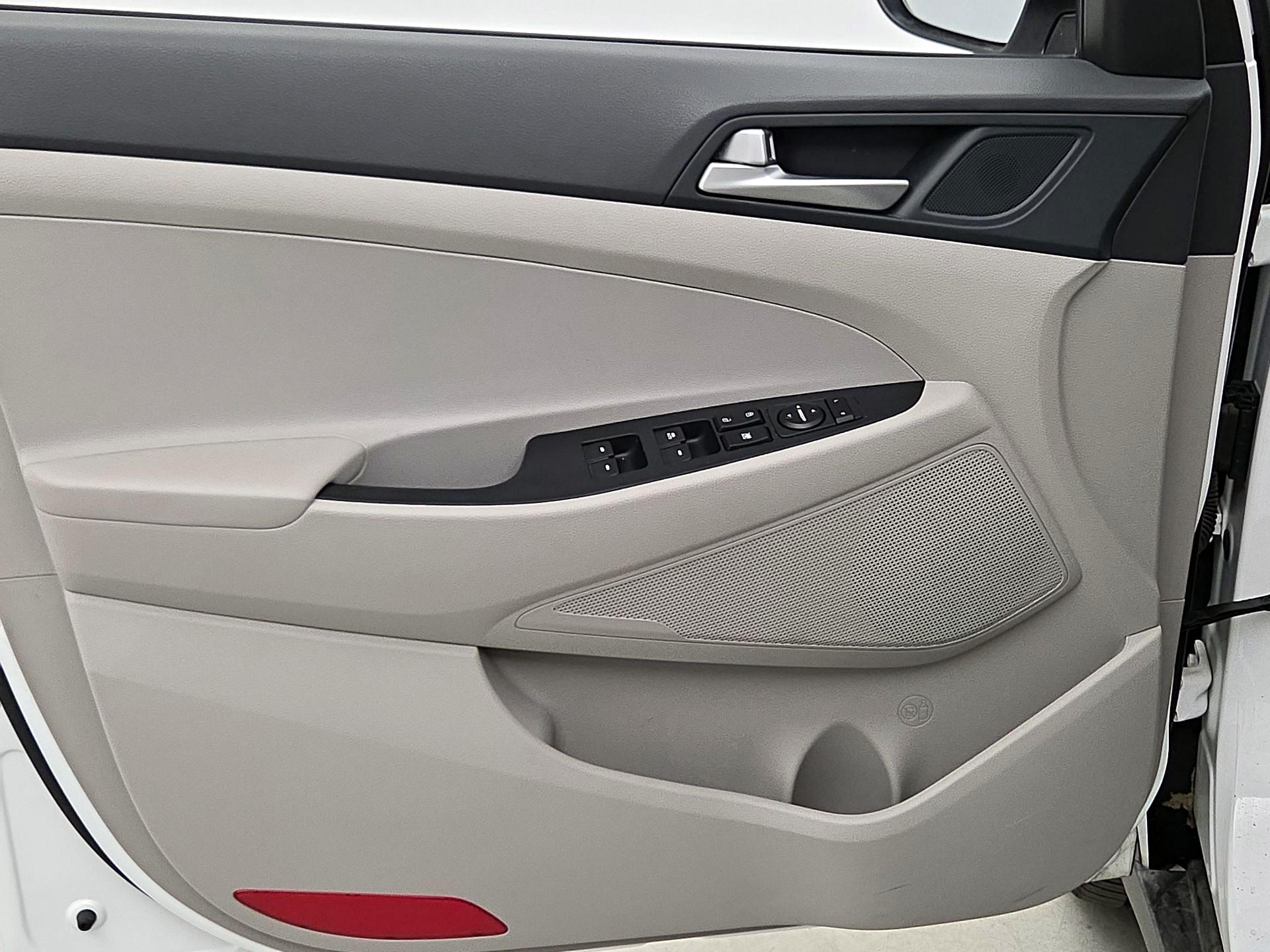 Thumbnail: 2020 Hyundai Tucson - 12