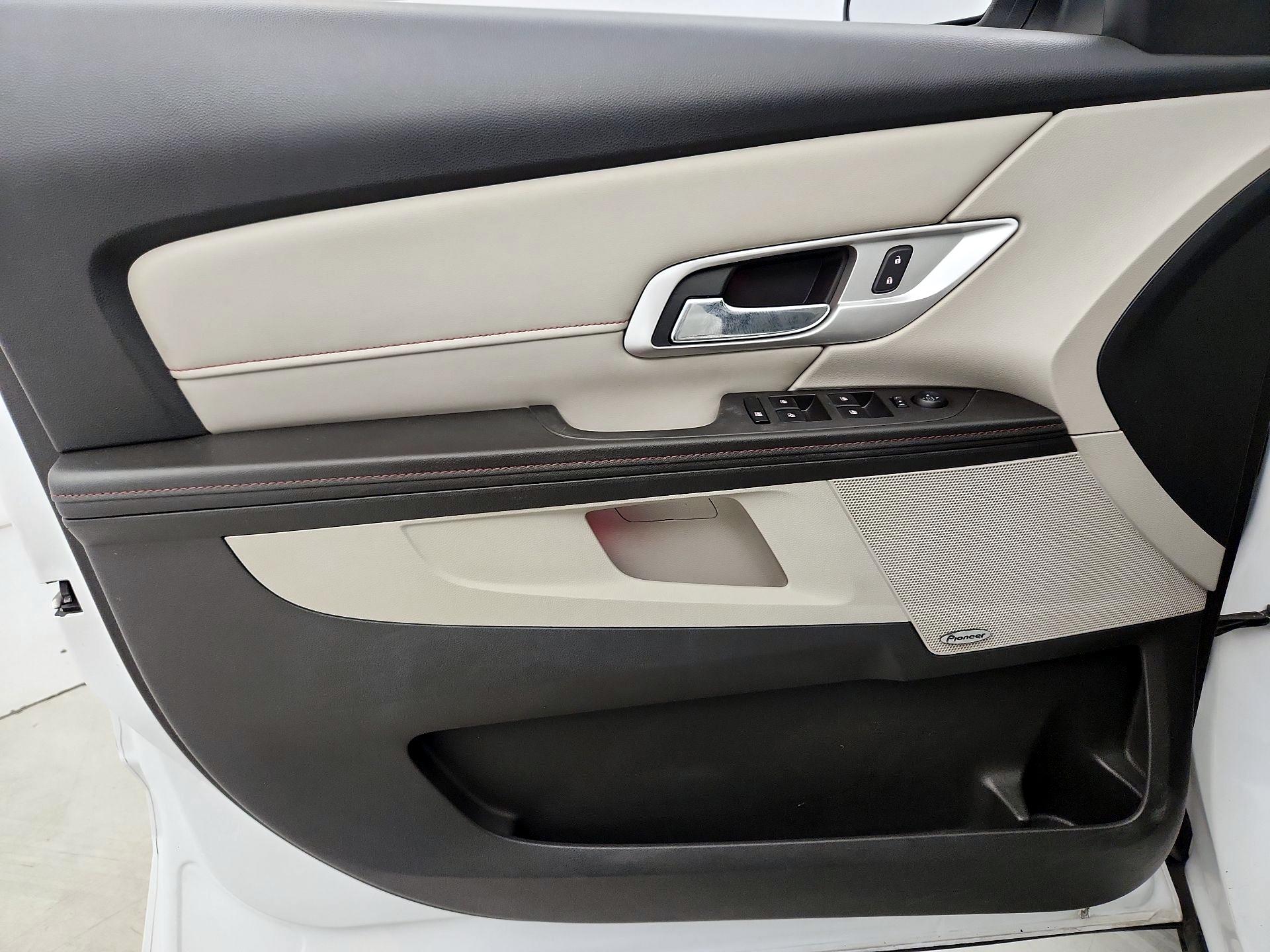 Thumbnail: 2015 GMC Terrain - 12