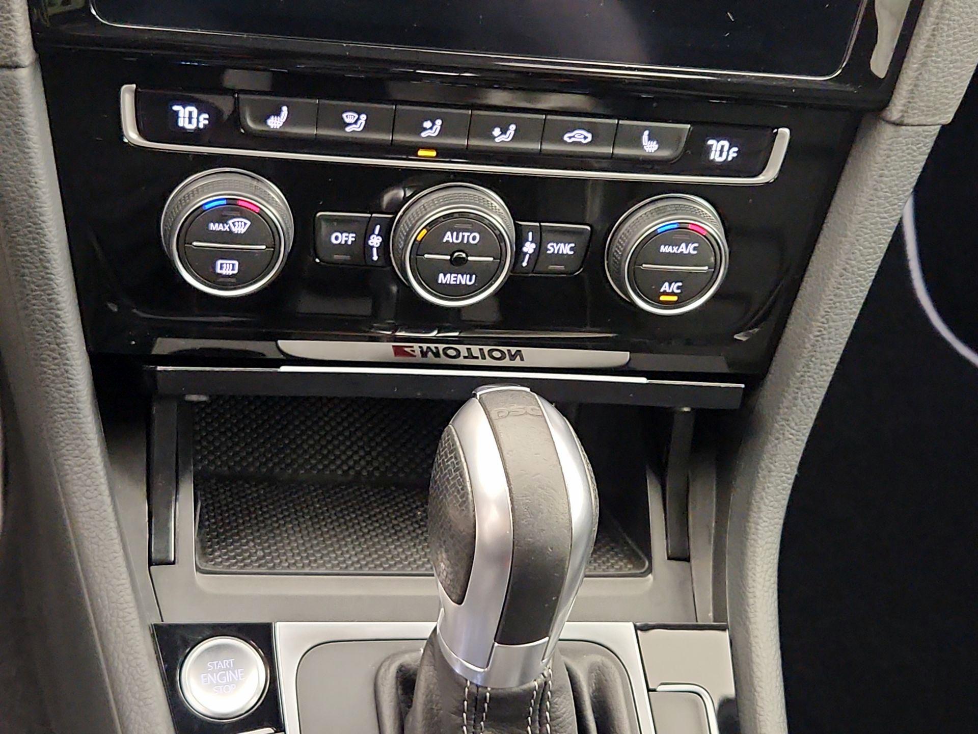 Thumbnail: 2019 Volkswagen Golf - 15