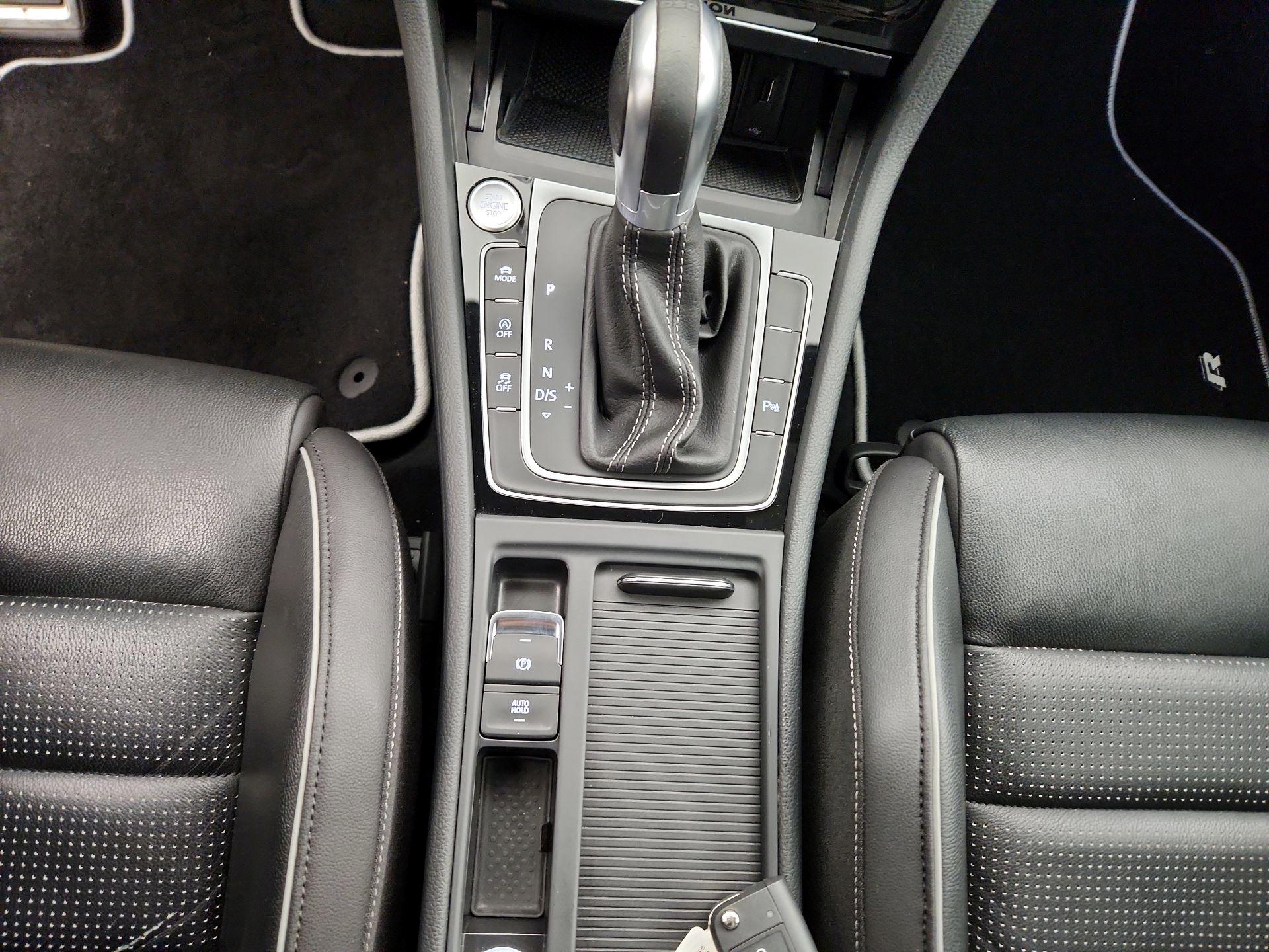 Thumbnail: 2019 Volkswagen Golf - 16